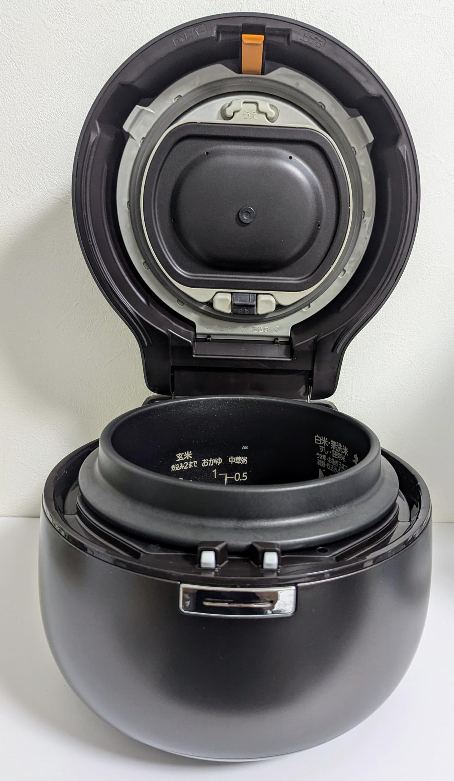 Amazon.co.jp: NJ-AW108-B(黒銀蒔) 本炭釜 KAMADO 5.5合 : ホーム 
