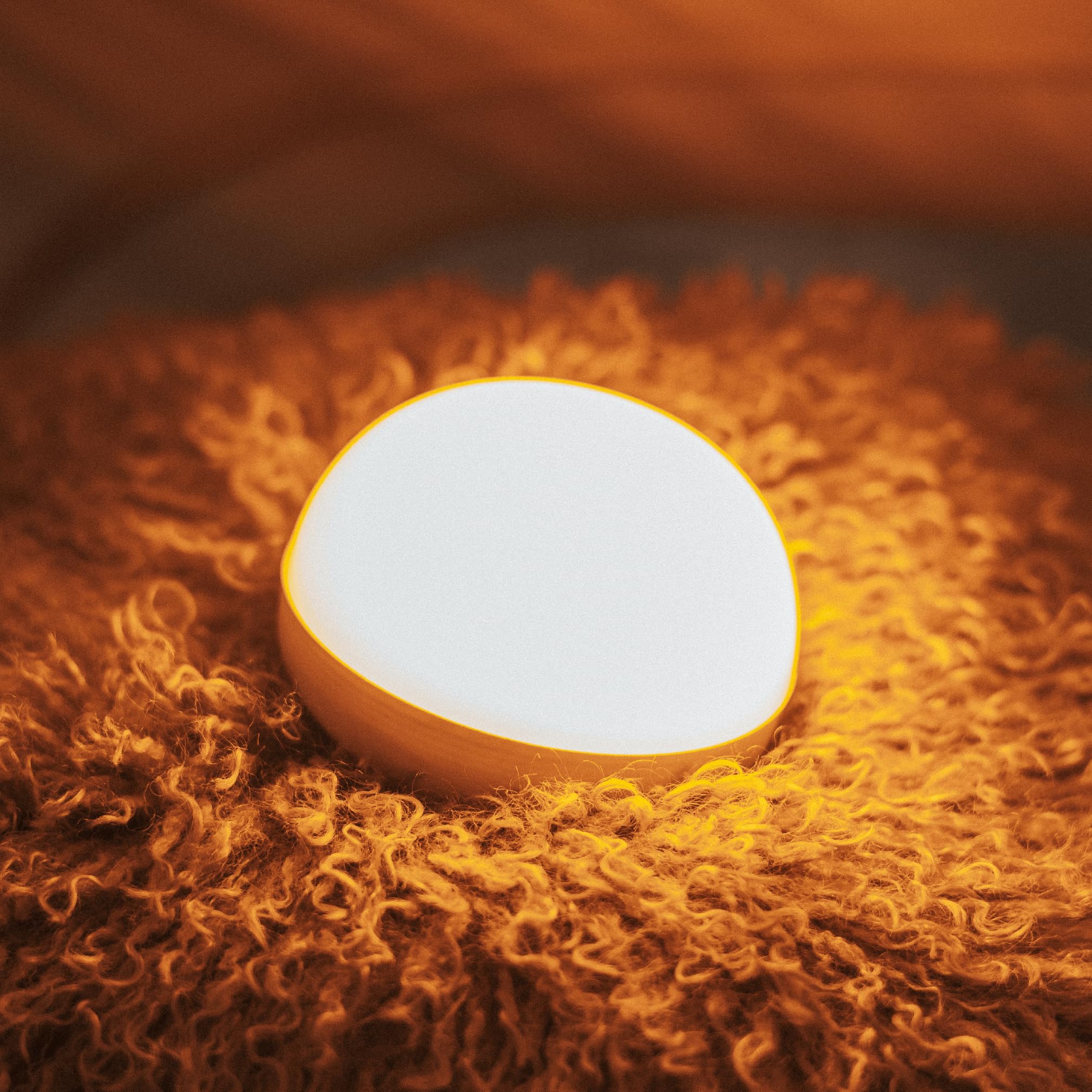 Newgarden - LED Camping- und Notfalllampe Cherry. Tragbare Lampe mit Haken und Magnet, kabellos mit wiederaufladbarem USB-Akku. 900 Lumen und bis zu 20 Stunden Nutzung. IP54 wasserdicht