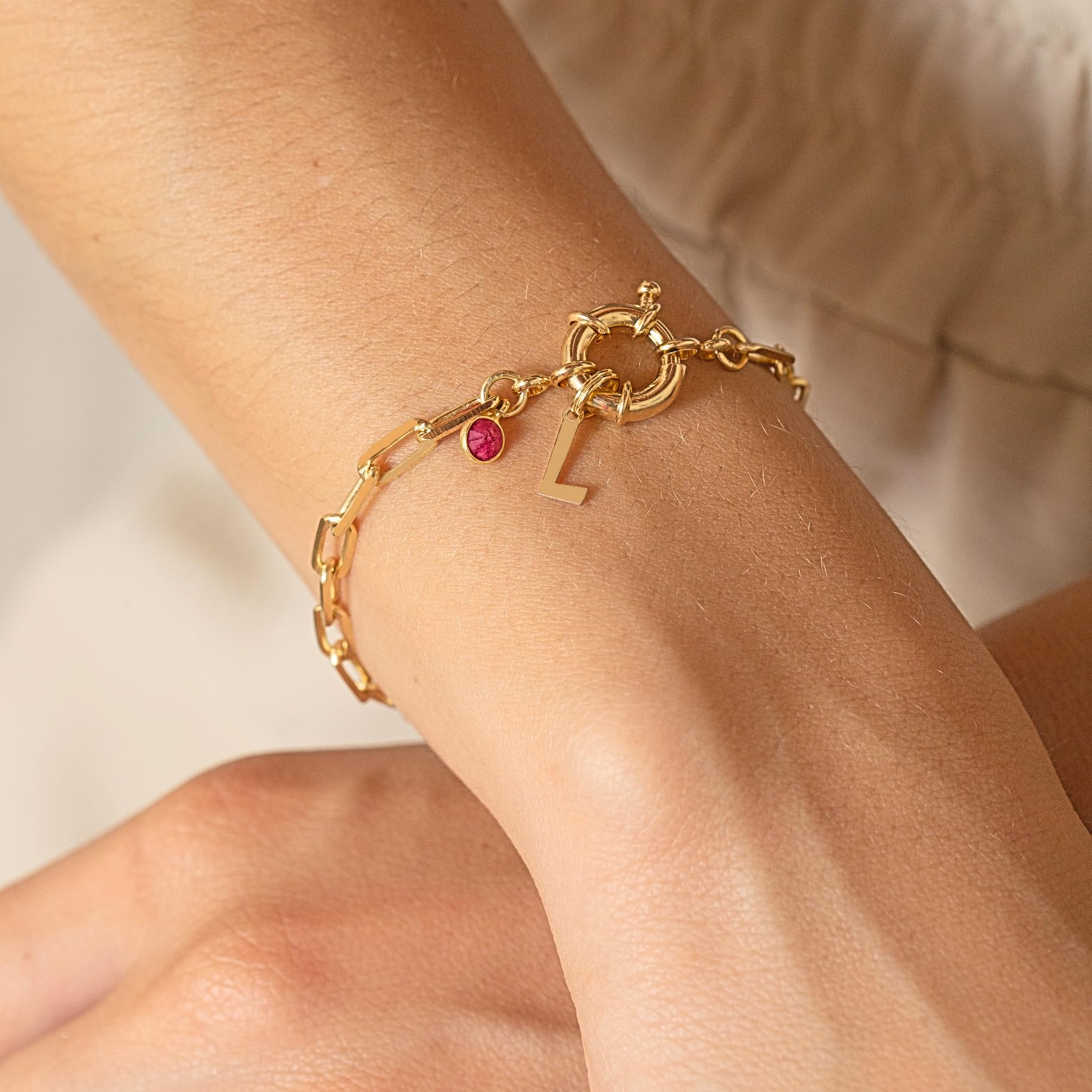 Pulsera Marinera Initials y mini stone Onix, letra inicial, cadena de eslabones diamantados, cierre resort/reasa/marinera, piedra natural, personalizado, hand made