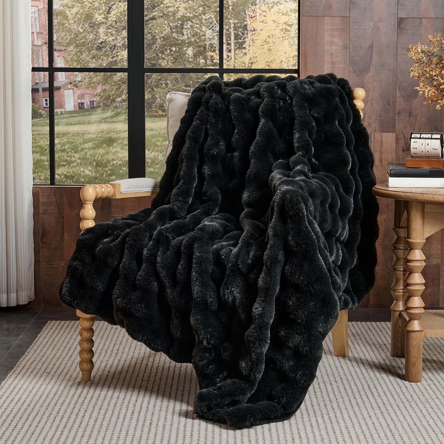 Amazon.com: Lotus Karen Faux Fur Throw Blanket Black - Big Bubble