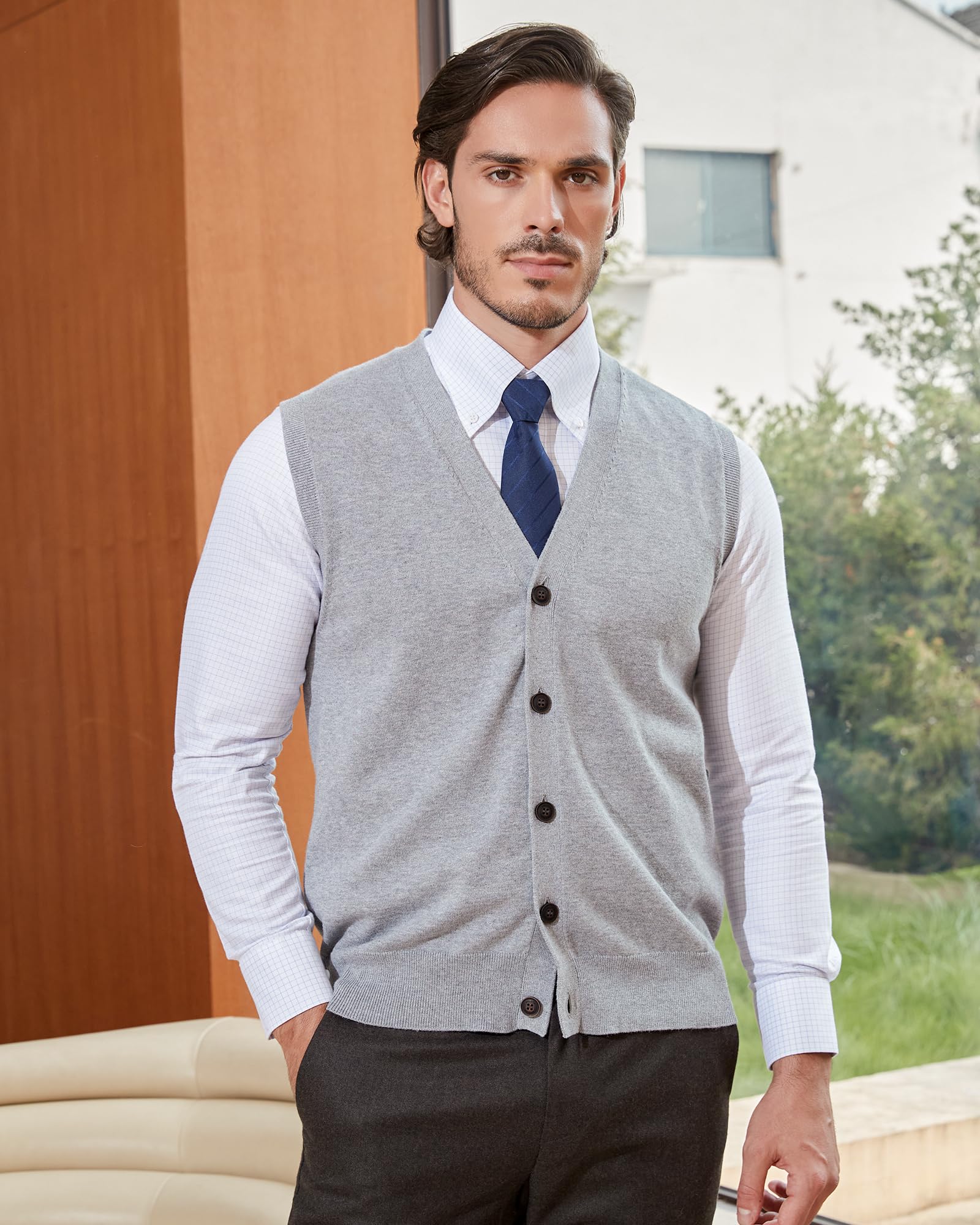 Kallspin Pullover para hombres de puro algodón tejido a punto cuello en V unicolor de ajuste regular sin mangas y con dobladillo acanalado