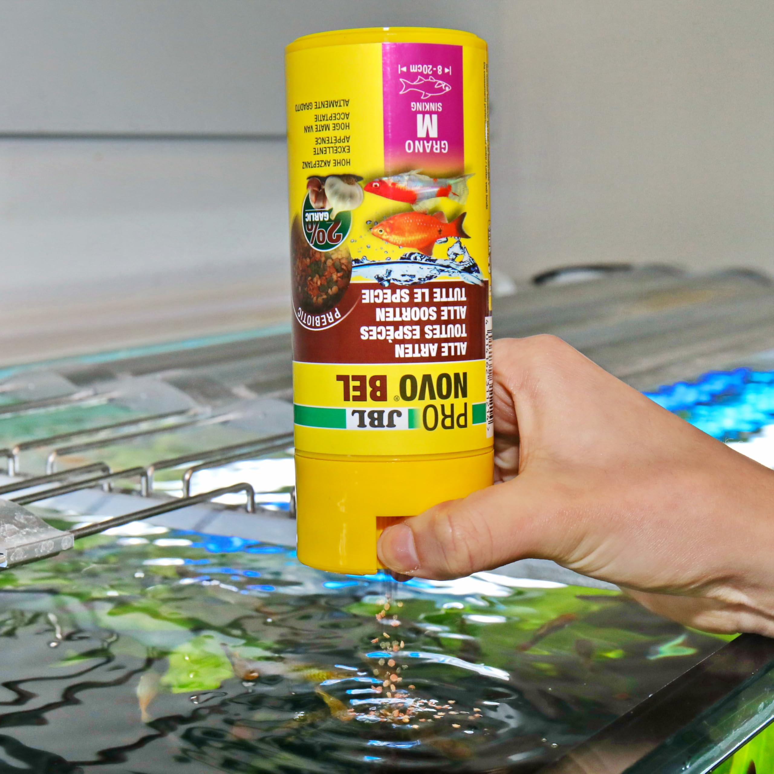 JBL PRONOVO BEL GRANO, Aliment de Base pour tous Poissons d'Aquarium de 8-20 cm, Granulés pour Poissons, Doseur à clic, taille M, 250 ml