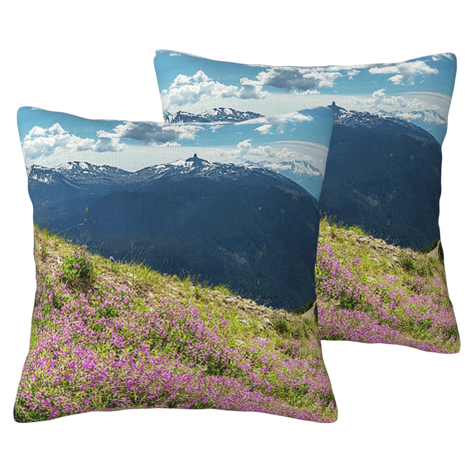 Housses de coussin imitation lin montagnes pour créer une ambiance chalet cocooning au salon
