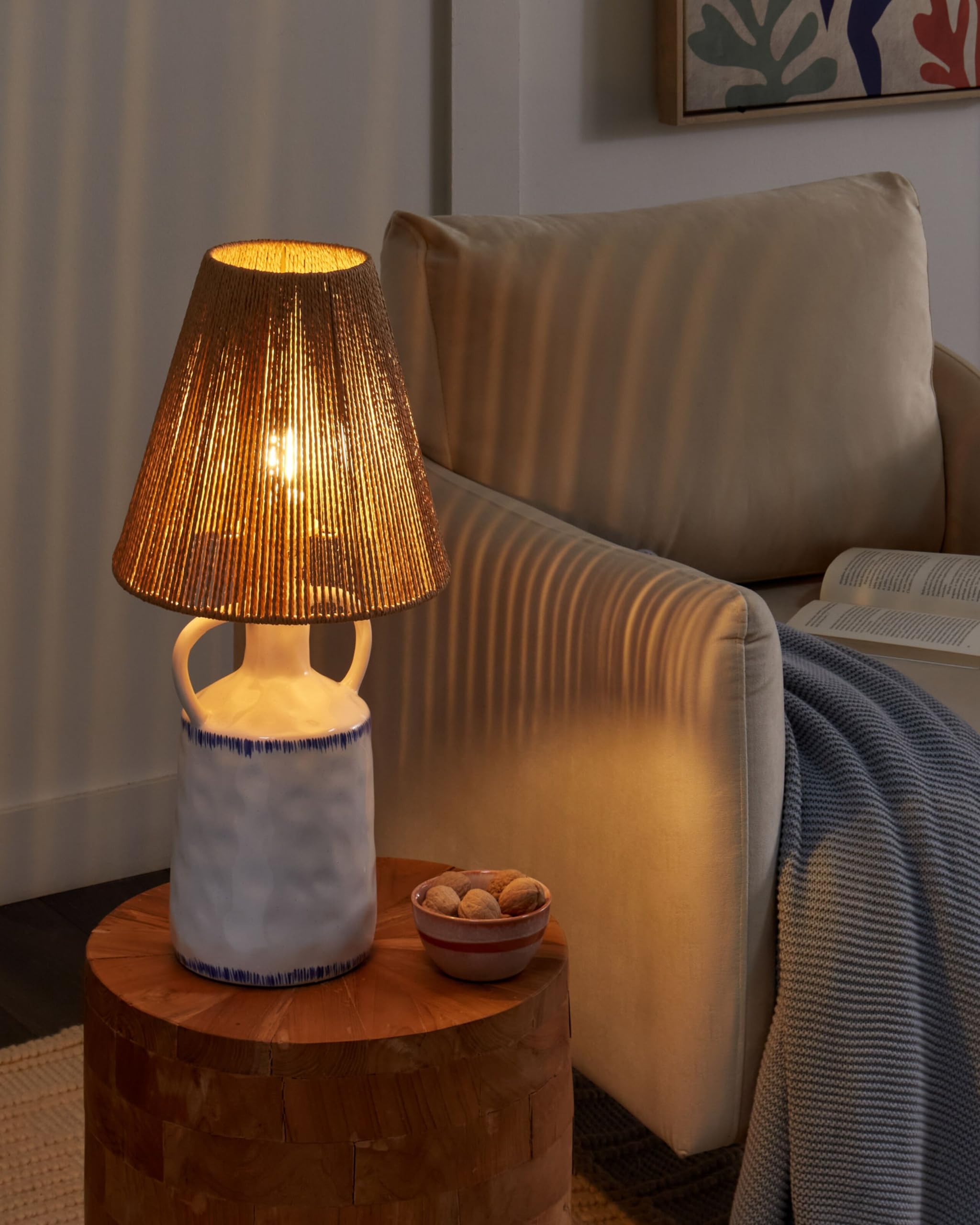 Beliani Lampe de Table en Céramique Blanche et Corde en Papier avec Poignées 51 cm de Chevet Larissos
