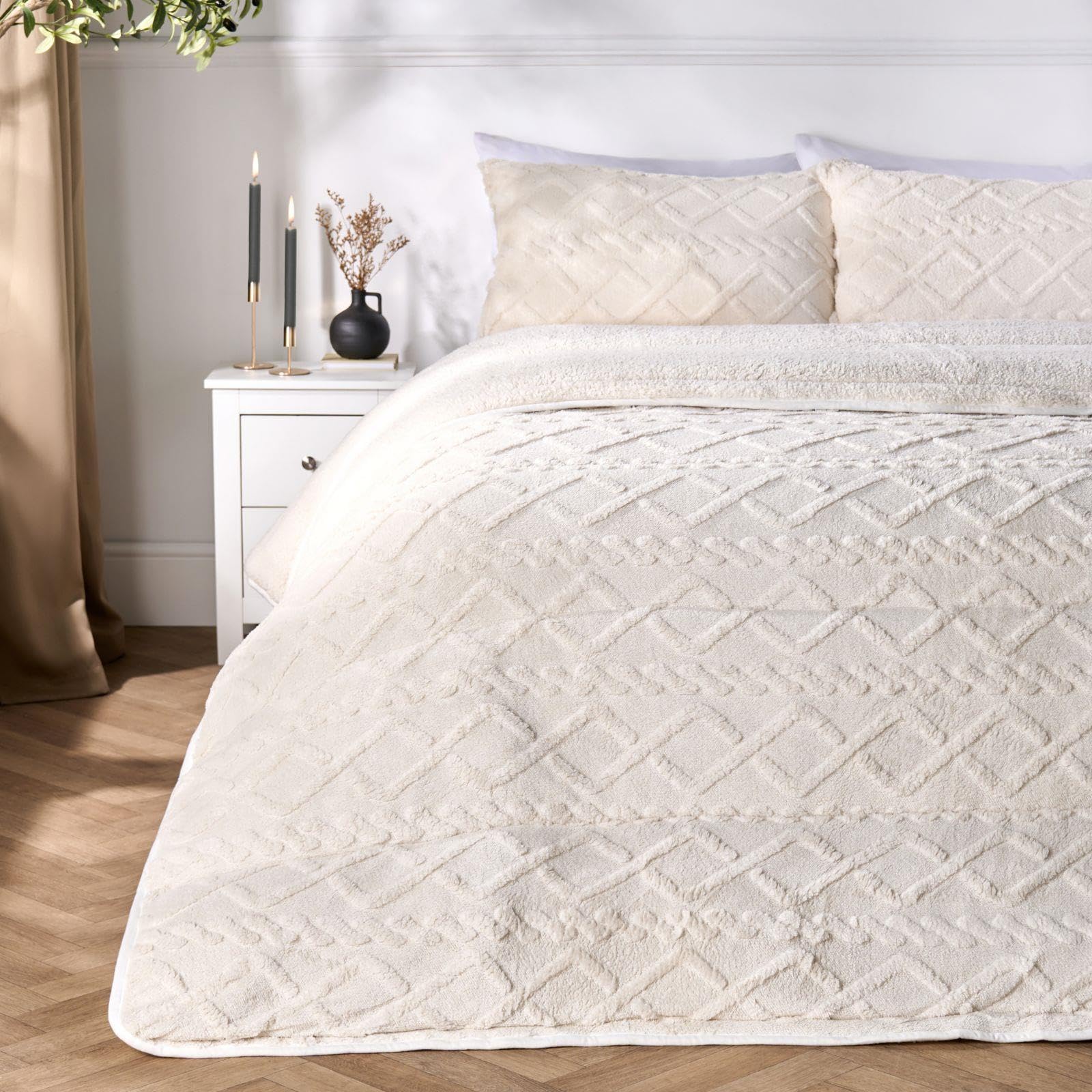 OHS Teddy Fleece Cable Knit 10.5 Tog Coverless Duvet With PillowcasesDouble from B&Q