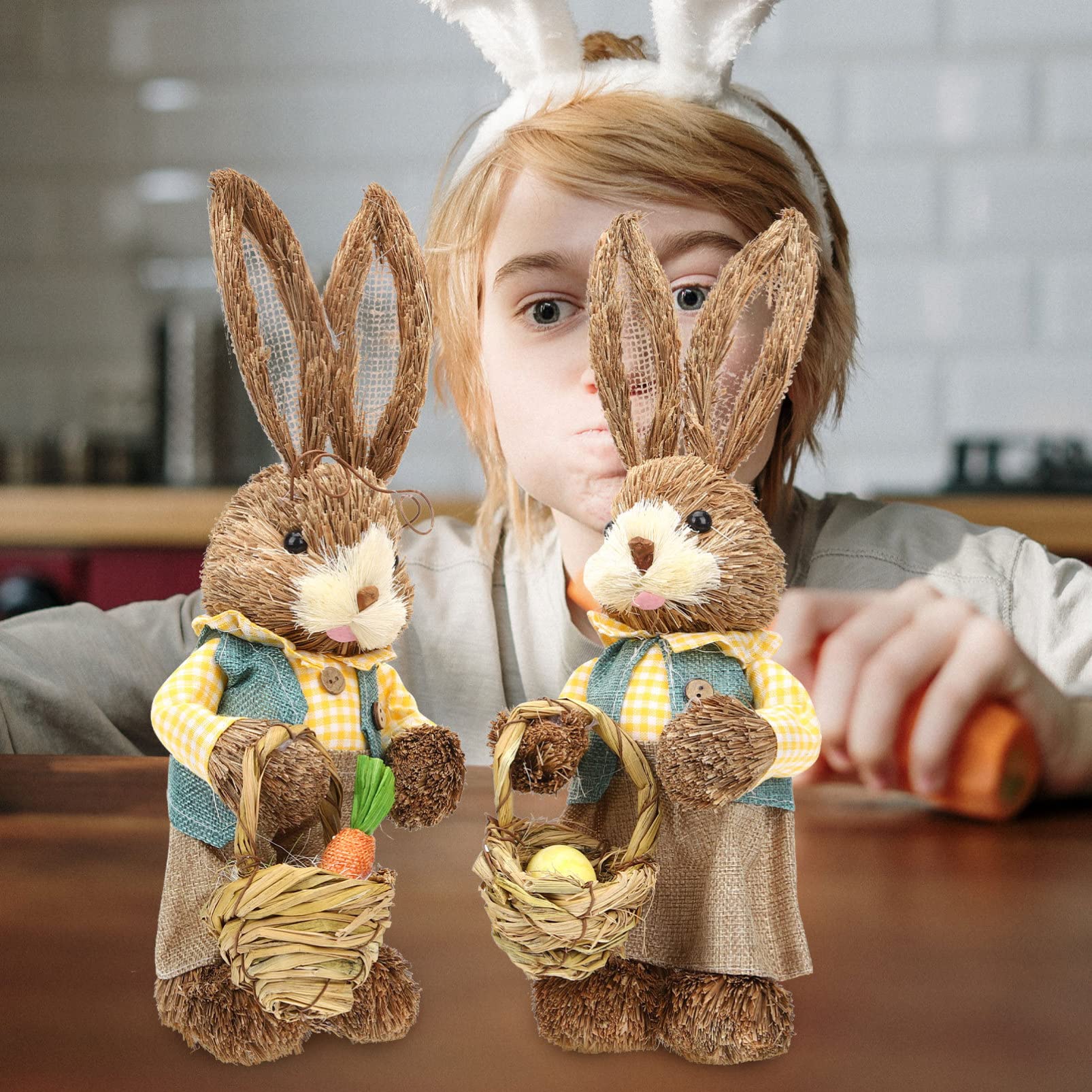 Didiseaon Coniglietti Pasquali di Paglia 2 Pezzi Decorazioni la Casa e Asilo Nido, Figurine a Forma di Coniglio 35cm, Realizzate a Mano in Paglia e Cotone, Decorazione Adorabile
