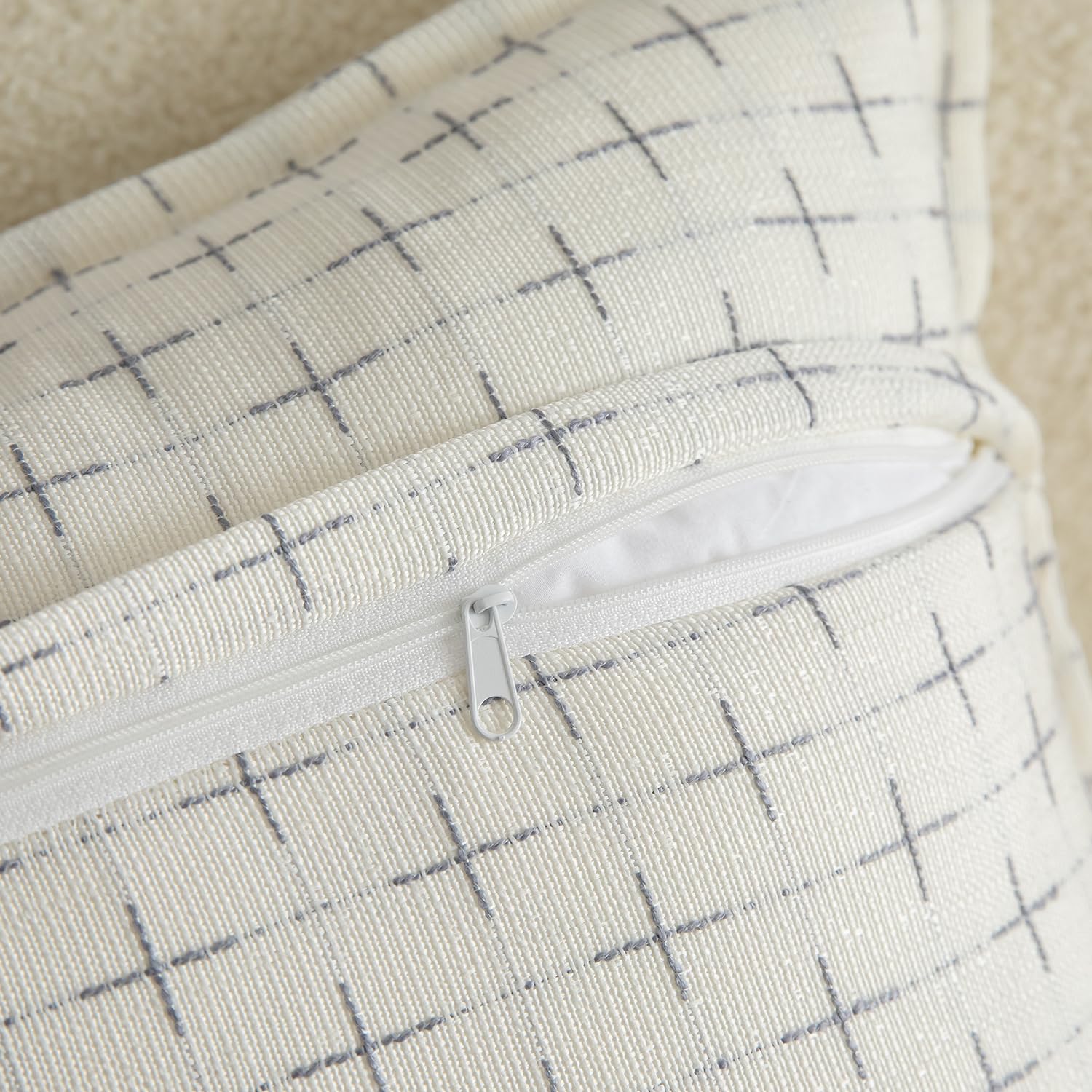 Mandioo Pack of 2 Burlap Linen Cushion Covers Woven Textured Modern Farmhouse Throw Pillow Cases Decorative Couch Sofa Bed Living Room 26 x 26 Inch 65x65 cm White - Image 3