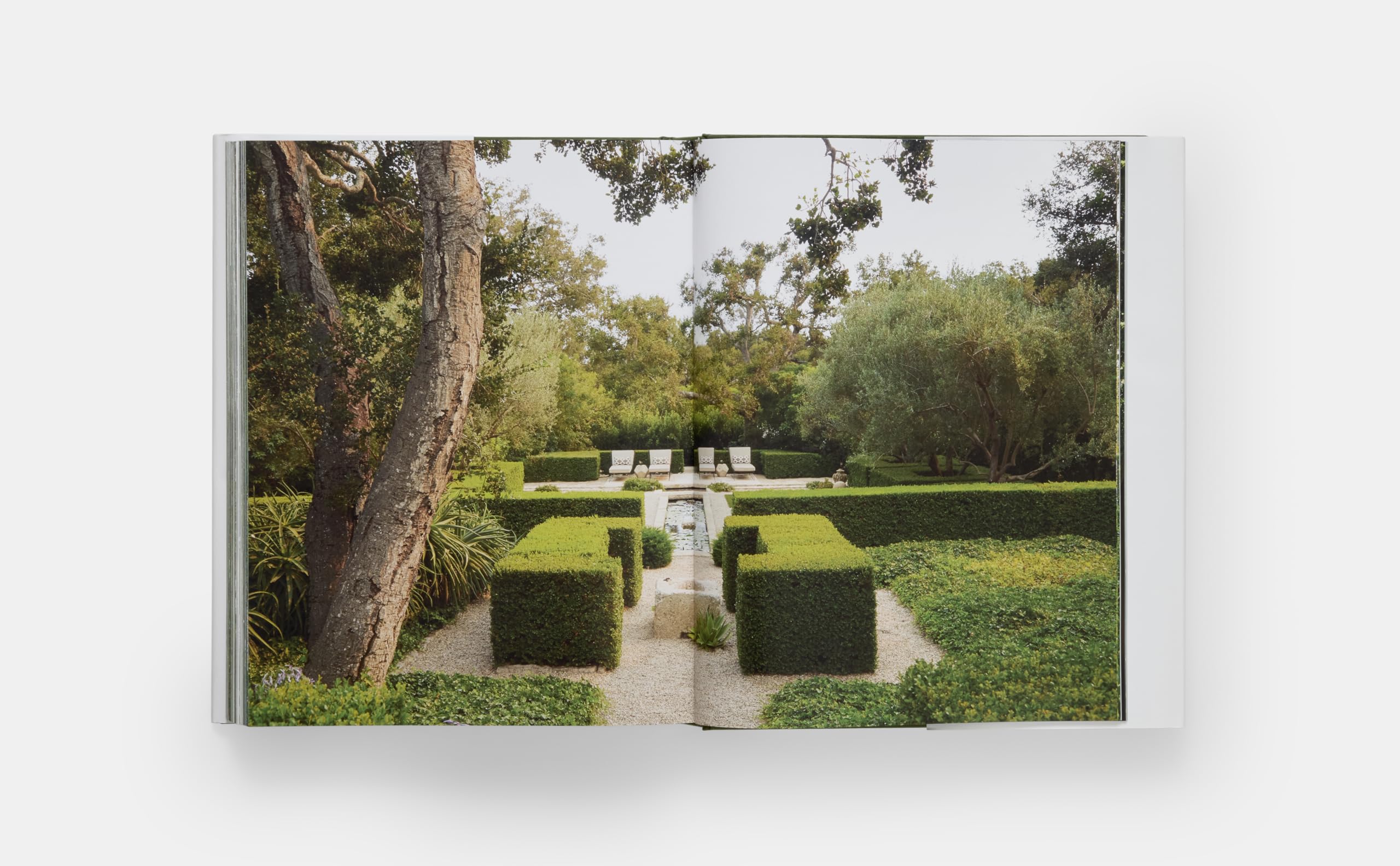 Glorious Gardens: Private Edens of the World's Leading Interior Designers