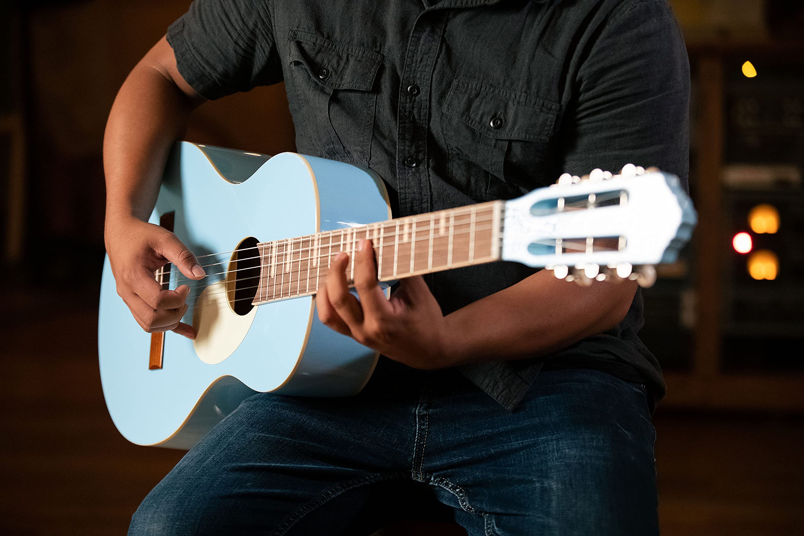 Ortega Guitars Chitarra Full Size - Gaucho Series - Corpo parlor - include Gigbag - Legno di Agathis / blue (RGA-SKY)