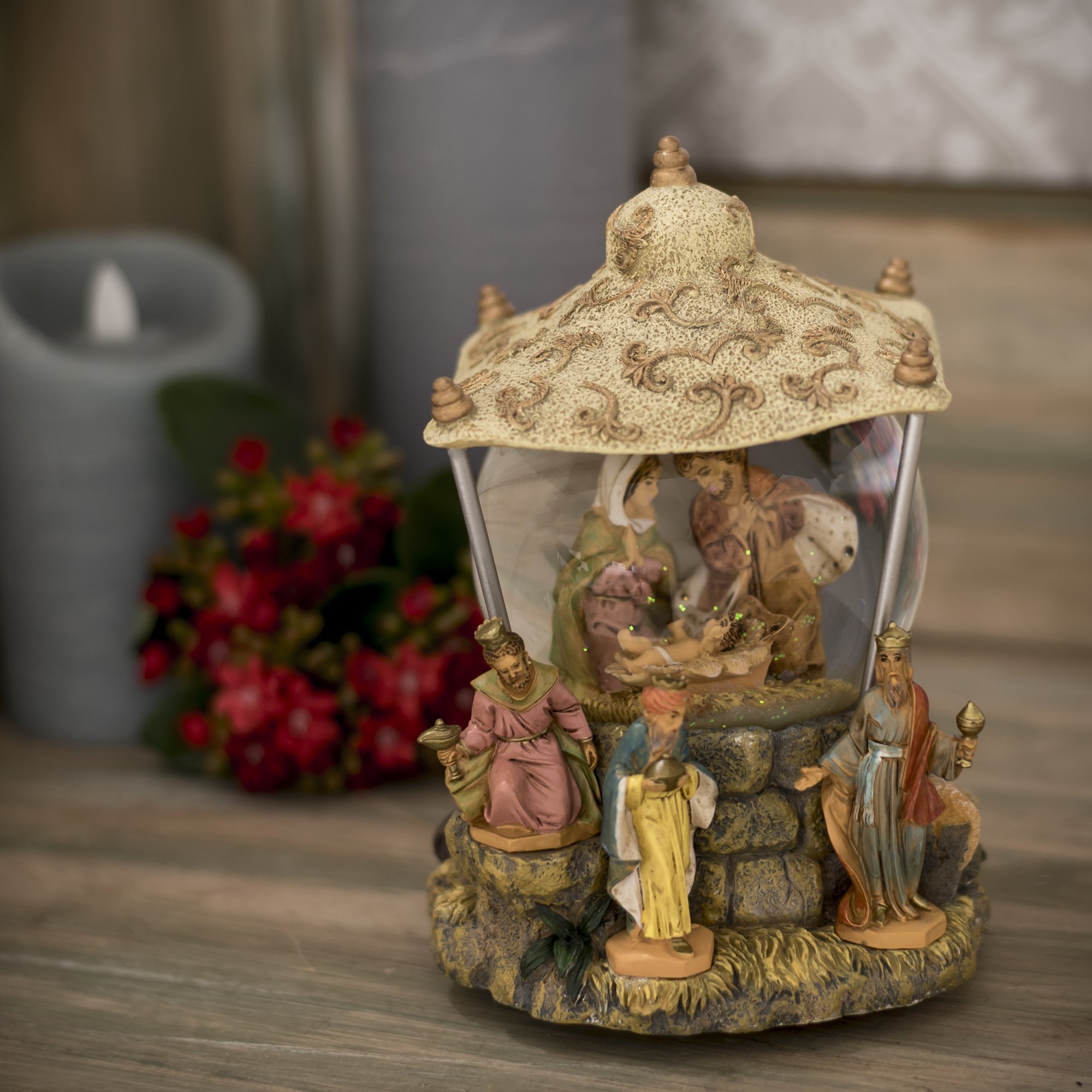Holy Family 100MM Musical Christmas Glitterdome Plays Tune We Three Kings