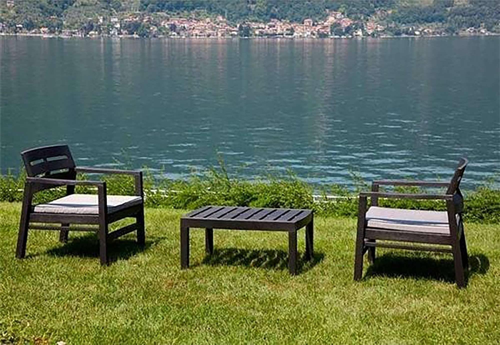 Dmora - Set Salotto da Esterno Benevento, Composizione da Giardino con 2 poltrone e 1 tavolino, Salottino Indoor e Outdoor con Cuscini, 100% Made in Italy, Antracite