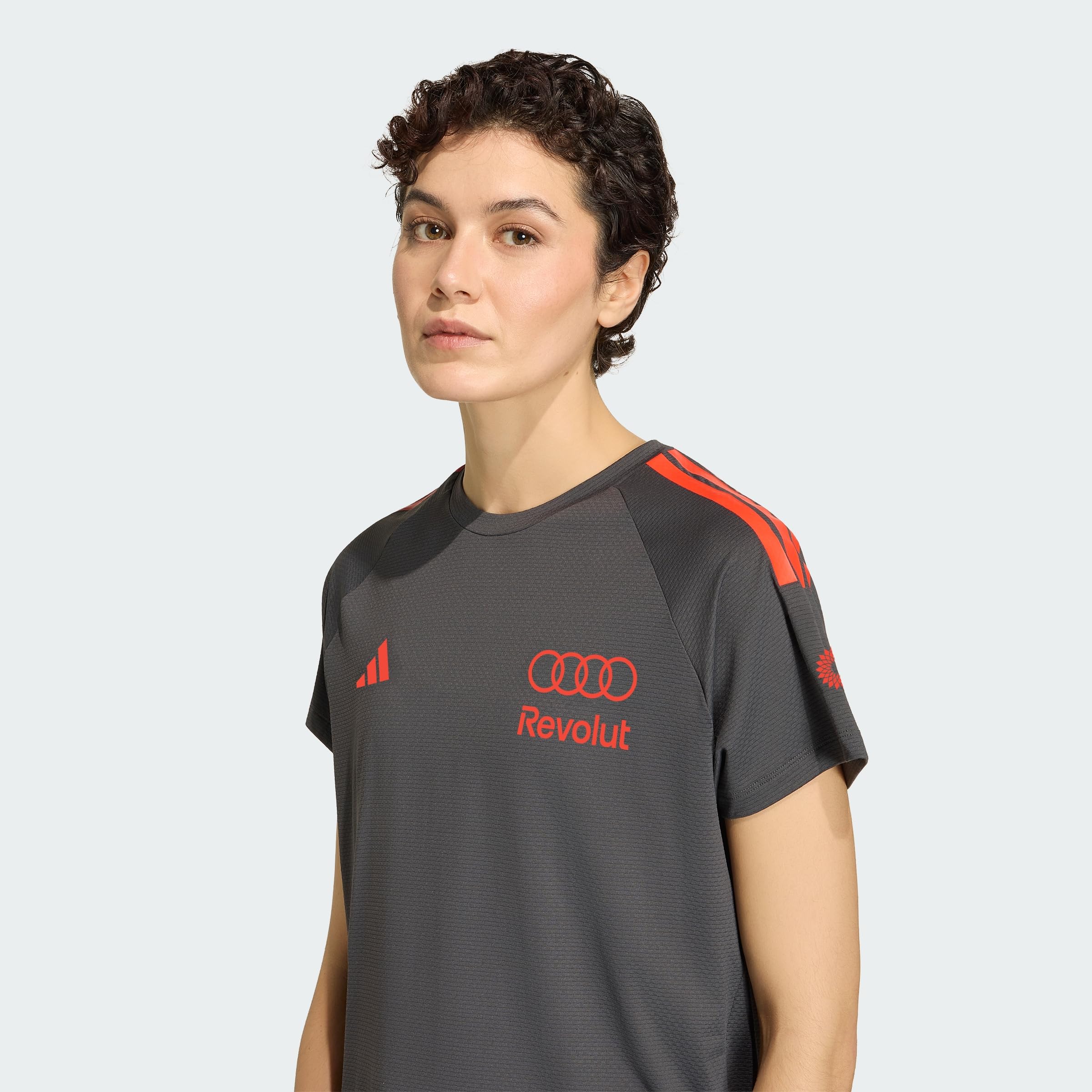 adidas Women's Audi REVOLUT F1 Team Short Sleeve Mechanics Trikot