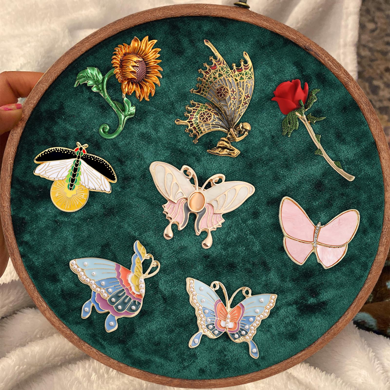 Winmany Wall Hanging Brooch Jewelry Storage Display Stand Enamel Pin Display Holder Earrings Necklace Glitter Pin Display Board Pin Collection Display Embroidery Hoop (Pure Green) - Image 2