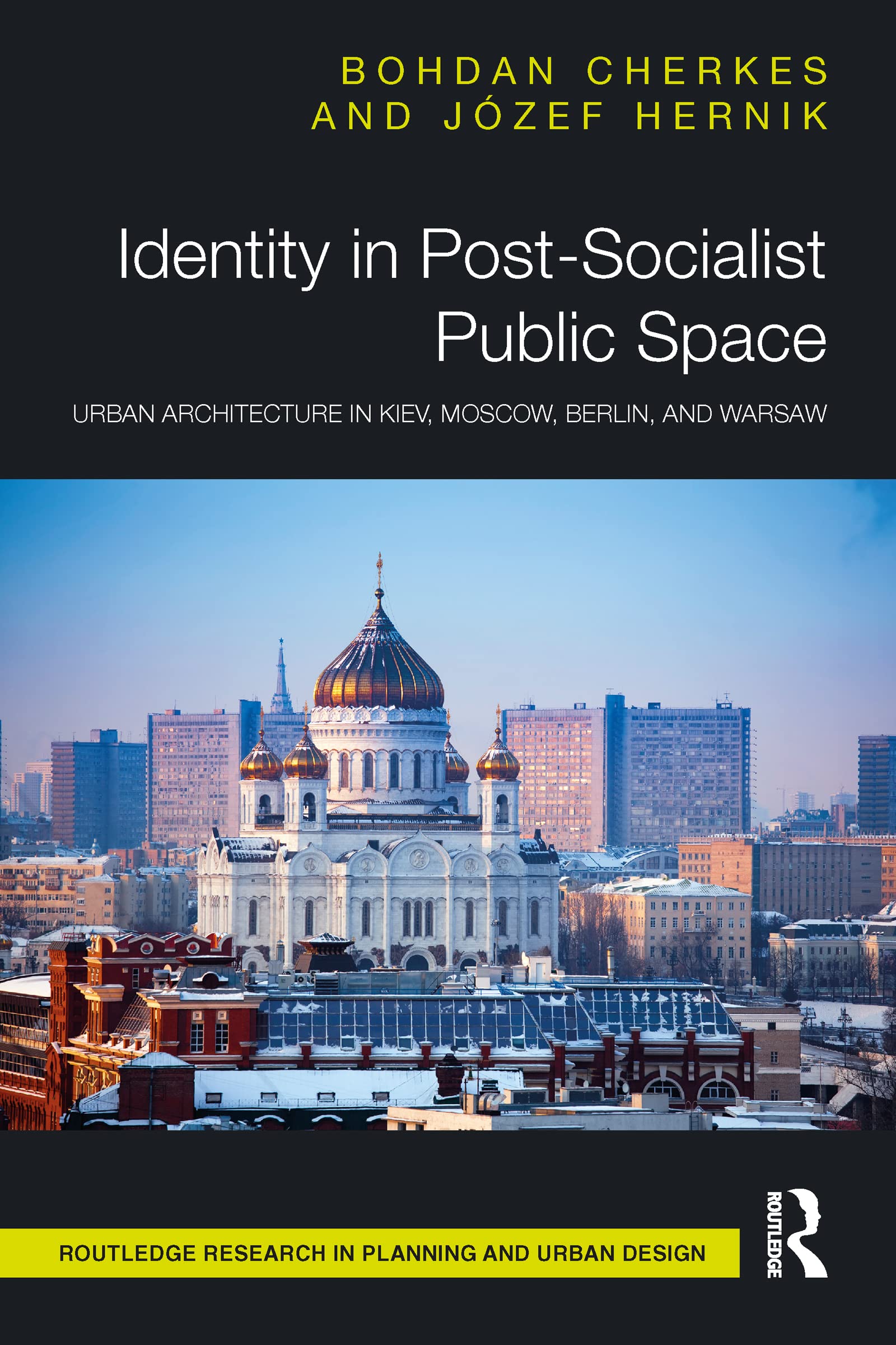 Identity in Post-Socialist Public Space livre de réflexion pour passionnés de voyage