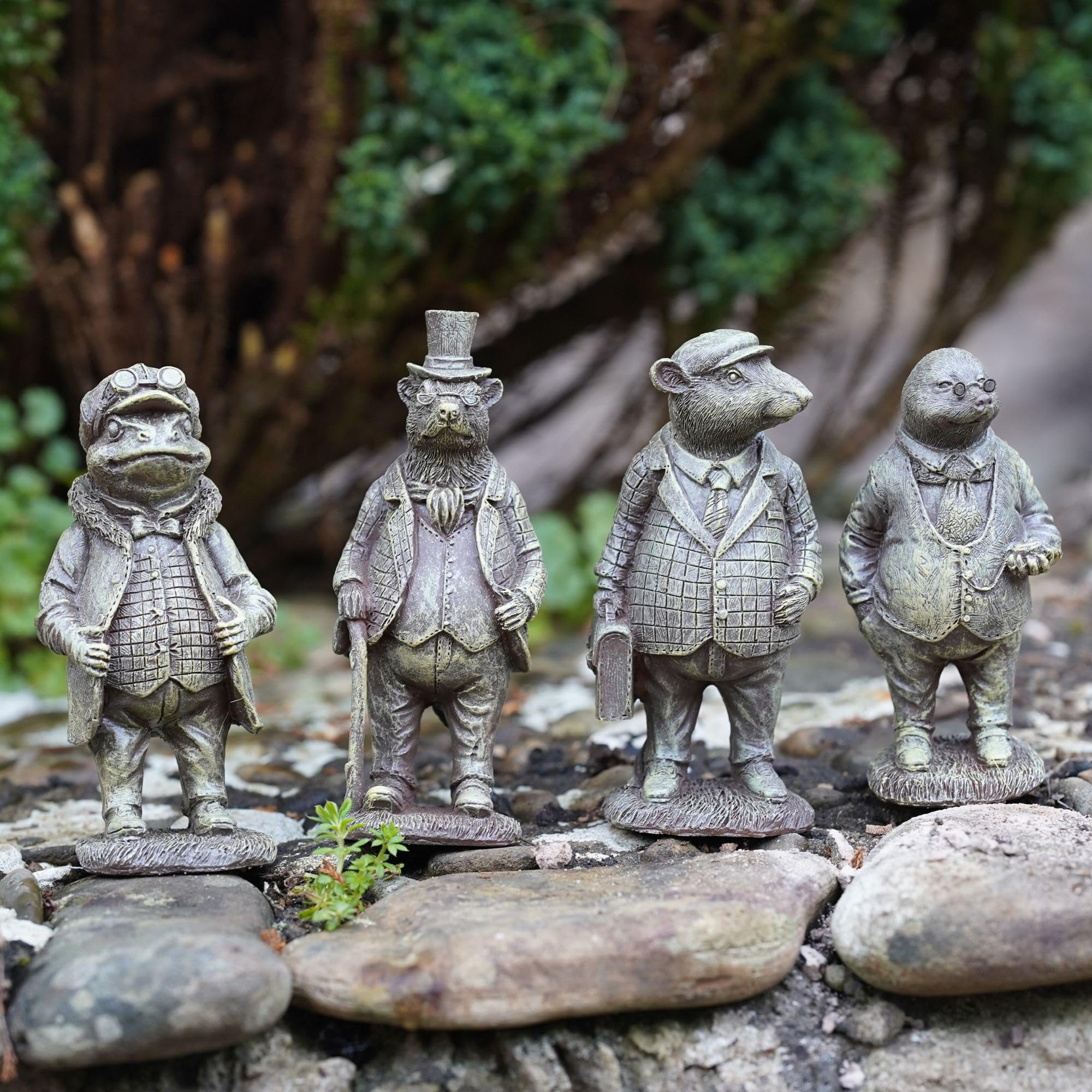 Wind in the Willows Set of 4 Resin Figurines | Mr Toad, Badger, Mole & Ratty Statues | Bronze Vintage Style Garden Ornaments & Home Décor | Weatherproof | 14cm