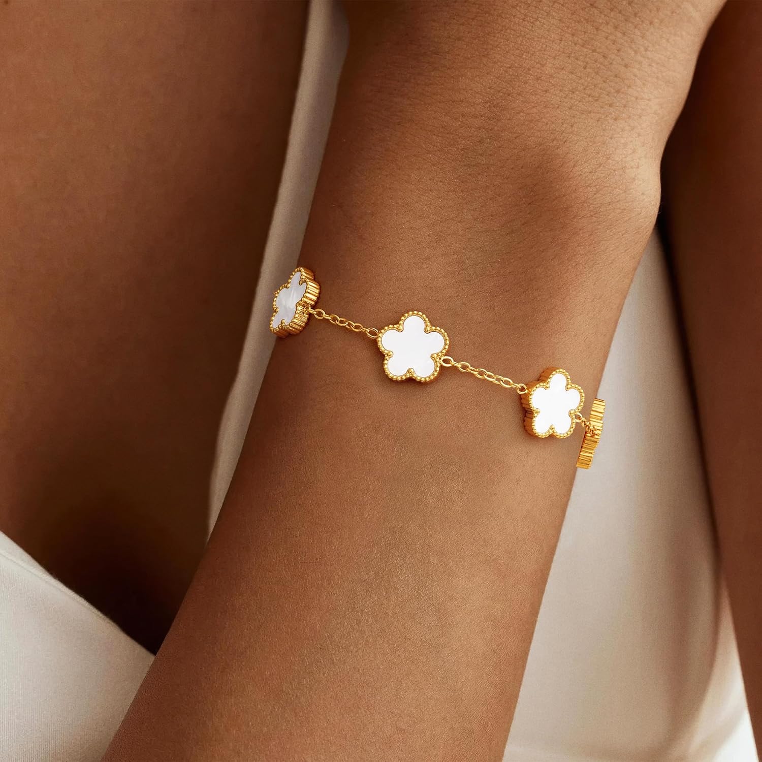 Unique 14K Gold Four-Leaf Clover Bracelet, Suitable for Ladies，White/Black/Blue Lucky Chain Four-Leaf Clover Bracelet，Fashionable Bracelet Set，Jewelry Gift Suitable for Ladies - Image 2