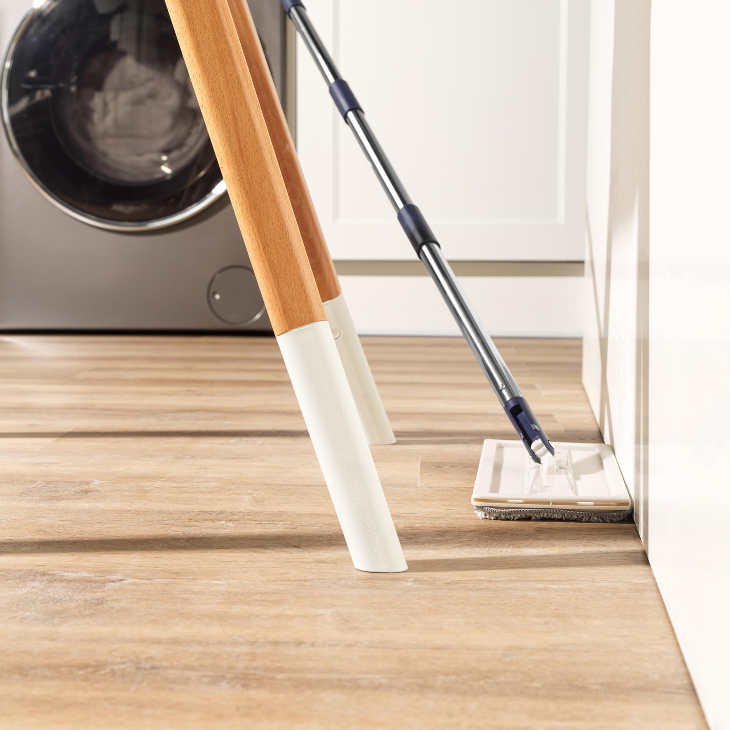 Beldray Juego de fregona Plana y Cubo de Limpieza Profunda: Cubo de fregona de 4 litros con 2 Compartimentos para remojar/escurrir y Quitar la Suciedad, 2 Cabezales de Microfibra Lavables a máquina