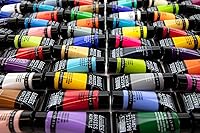 Vista 15 de Liquitex BASICS juego de 72 tubos de pintura acrílica, 22ml (0.74 onzas)