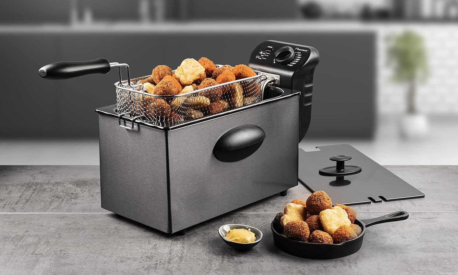 Friggitrice Bestron Oil con tecnologia cold zone, 3,5 litri, Con regolatore di temperatura, 2000 Watt, Colore: antracite Friggitrice Bestron Oil con tecnologia cold zone, 3,5 litri, Con regolatore di temperatura, 2000 Watt, Colore: antracite