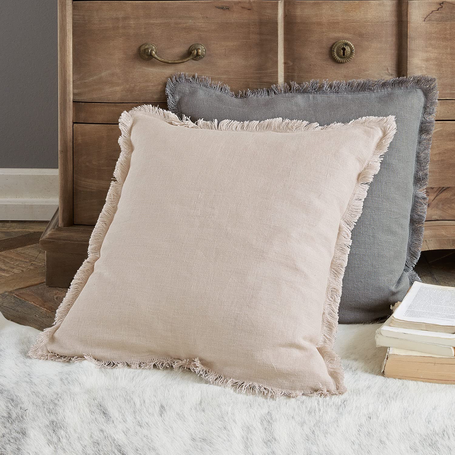 Loberon Kissenhülle 2er Set Quebo, edle Farbharmonie, Schlichtes Design, dekorative Fransenkanten, Kissenbezug, Wohntextilien, Wohn-Accessoires Leinen, grau/beige