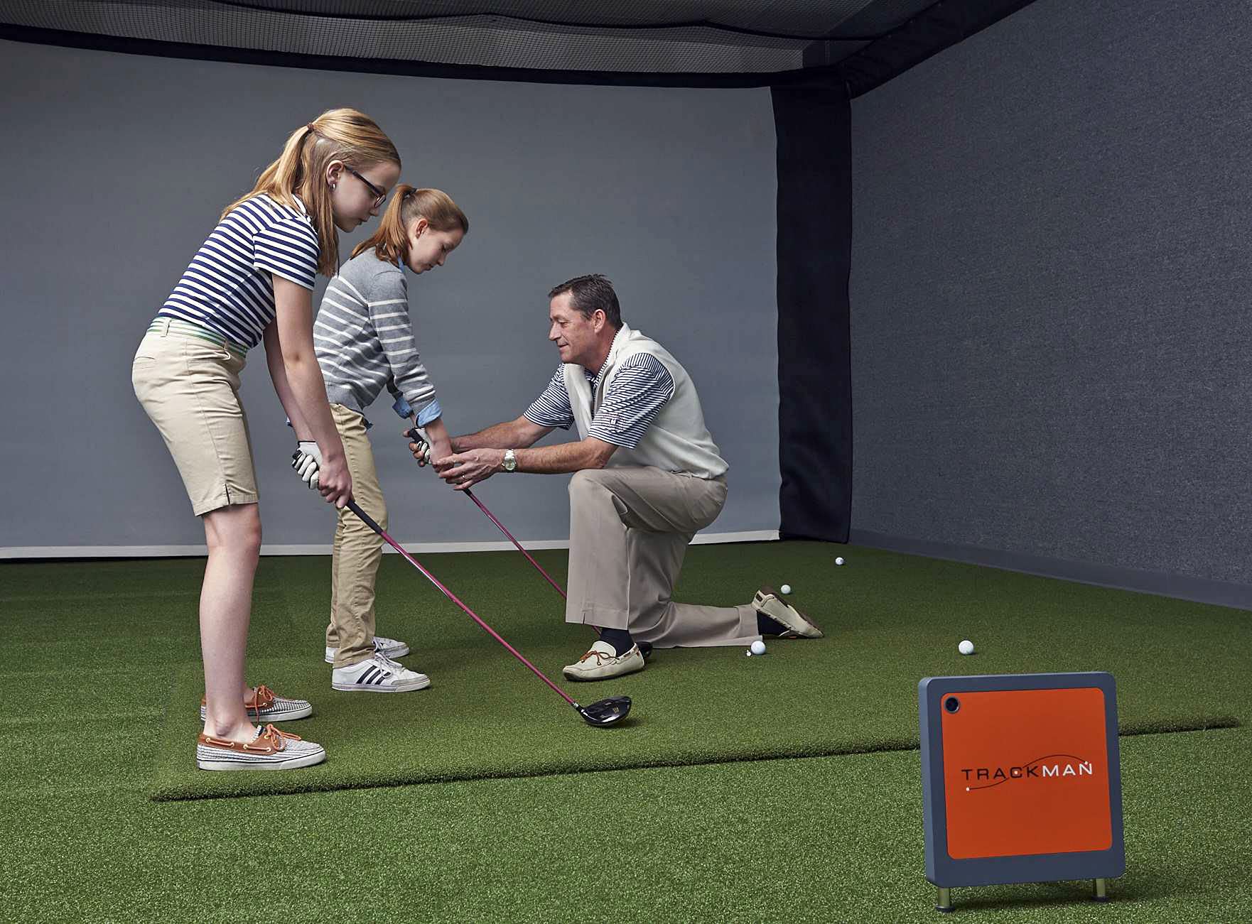 The Original Country Club Elite by Real Feel Golf Mats 4’X6’ Golf Hitting Mat | Heavy Duty Commercial Practice Mat | Accepts A Real Tee | Swing Down and Through | Indoor/Outdoor