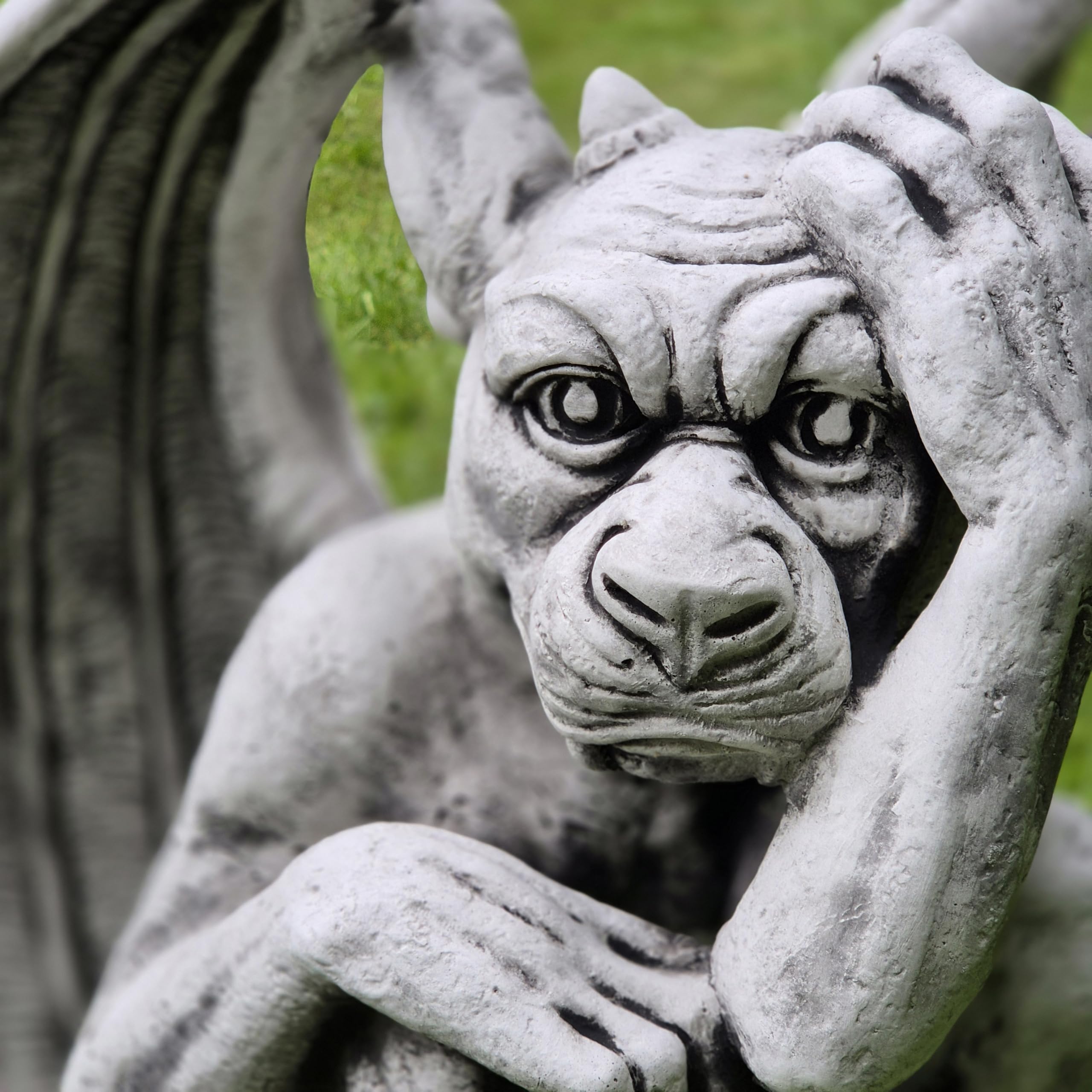 FABRIQ Gargoyle Figur 43 cm | Wächter Gartenfigur | STEINGUSS | 23 kg Schwer | Gothic Deko | Wetterfest Außenfigur