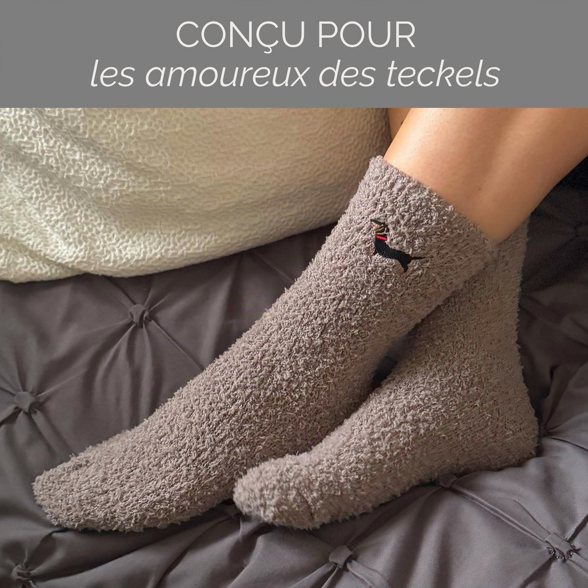 Coffret cadeau teckel pour homme et femme – Panier cadeau en forme de chien saucisse. Livré avec chaussettes, bloc-notes et stylo, porte-clés, trousse de maquillage, sac fourre-tout