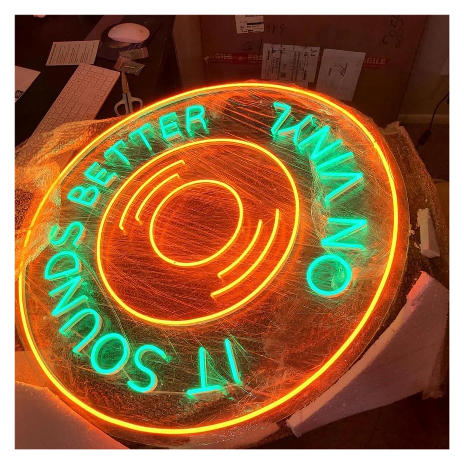 Wiszące neony artystyczne Brzmi Lepiej Na Winylu Retro Gramofon Neon Znak Muzyczny Bar Klub Nocny Studio Dekoracja Ścienna 60X60cm