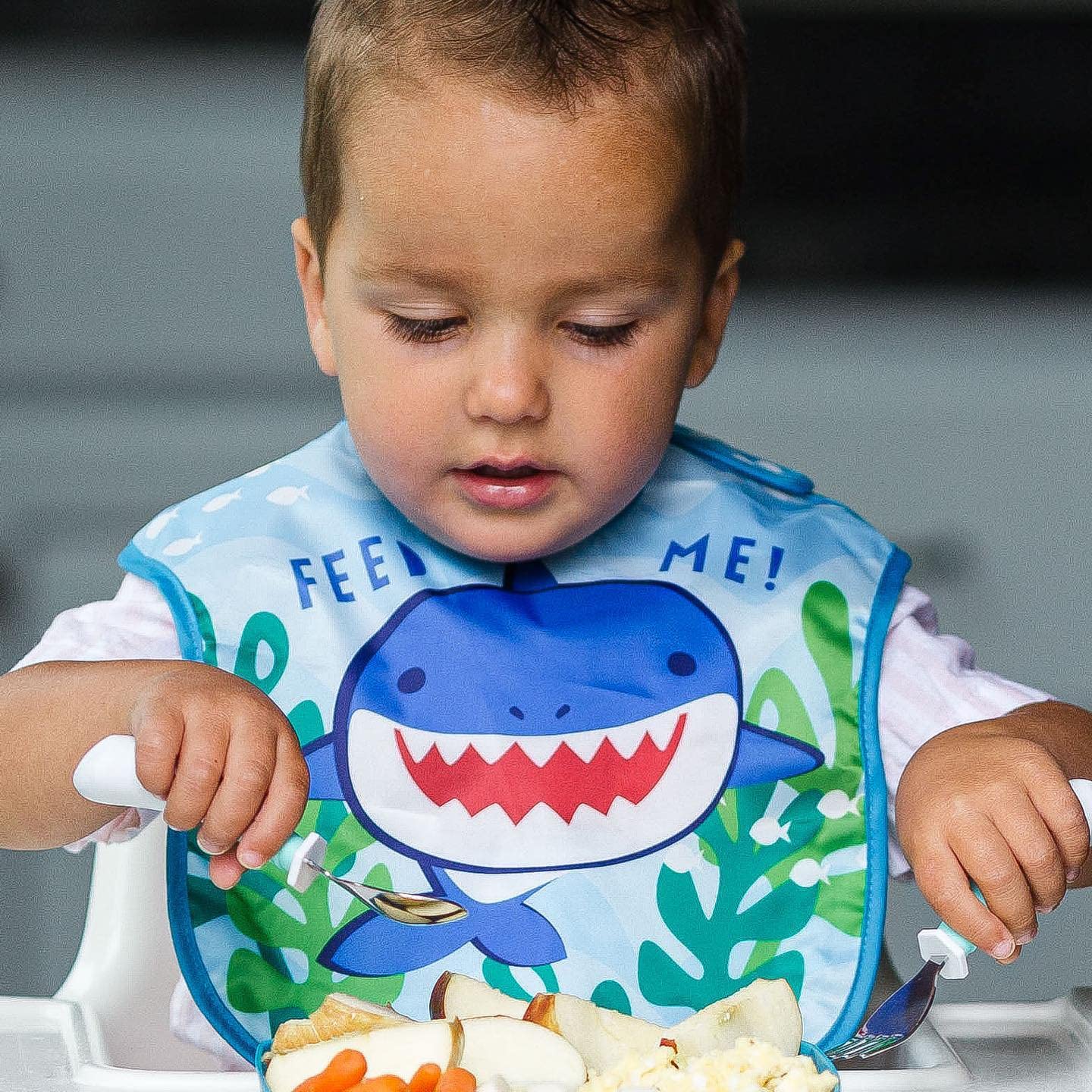 Tiny Twinkle EB-11 Humorous Repeltex Waterproof Bib with Pocket Feed Me - 80 g, Squalo - Image 3