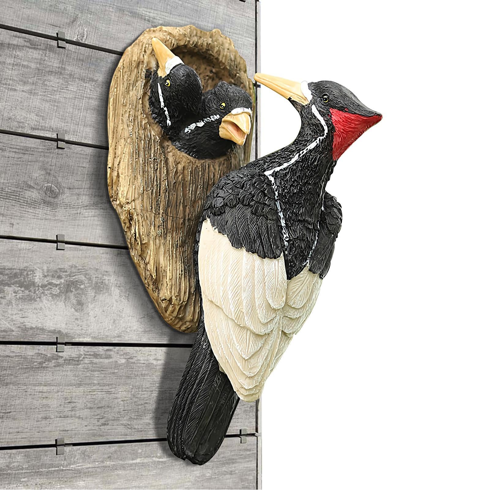 Estatua de pájaro carpintero para árbol: decoración exterior realista para terrazas y césped