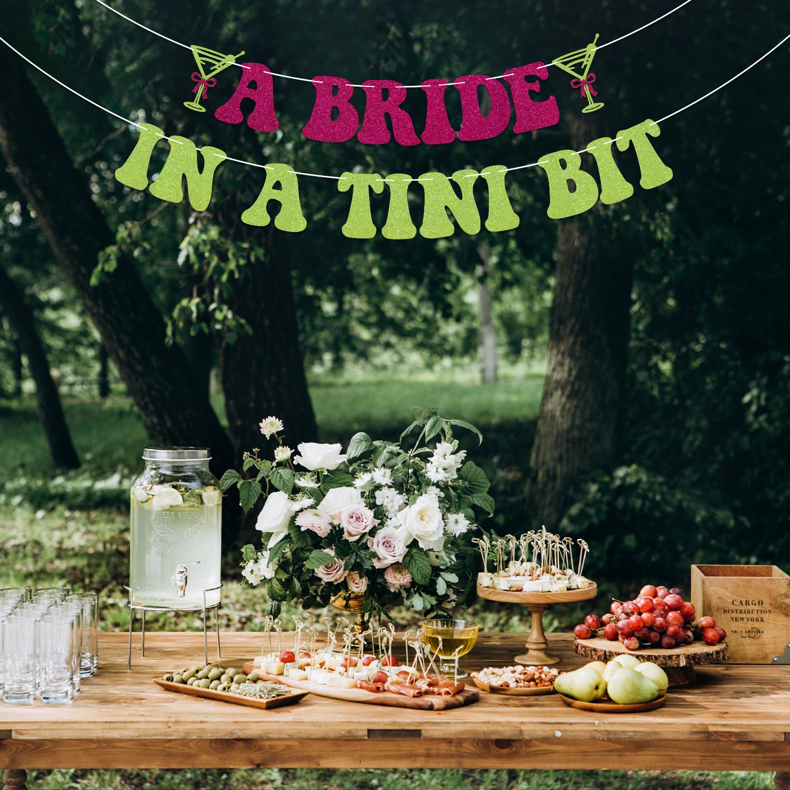 Toile De Fond "A Bride In A Tini Bit" - Décoration Fête Café Martini - 1,5x0,9 M - Pour Mariage, EVG, Bar
