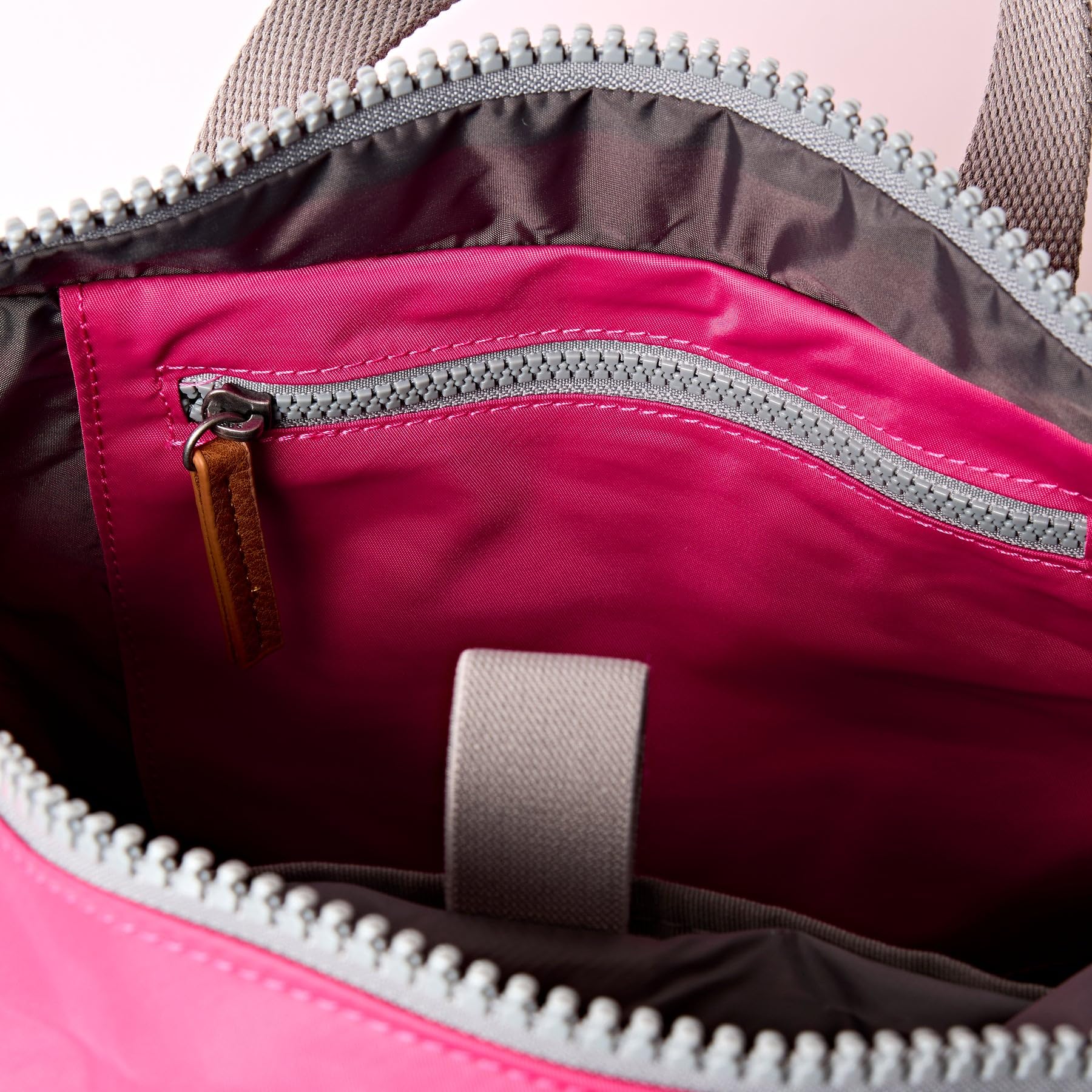 ROKA London Canfield B Recycled Nylon Mochila