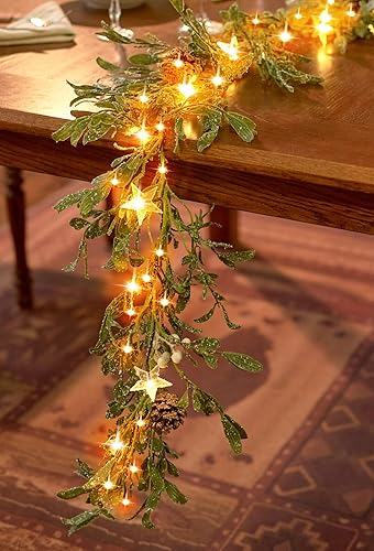 Guirnalda de Navidad de 6.6 pies, guirnalda de fiesta 2023 con 25 luces LED, planta vegetal, conos de pino y bayas blancas, copo de nieve para