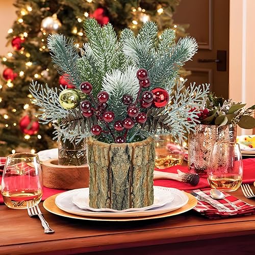 Miniatura 3 de Uieke Paquete de 2 pequeñas decoraciones de plantas de Navidad de 13.5 pulgadas, mini árbol de Navidad artificial en maceta con bayas rojas, adornos
