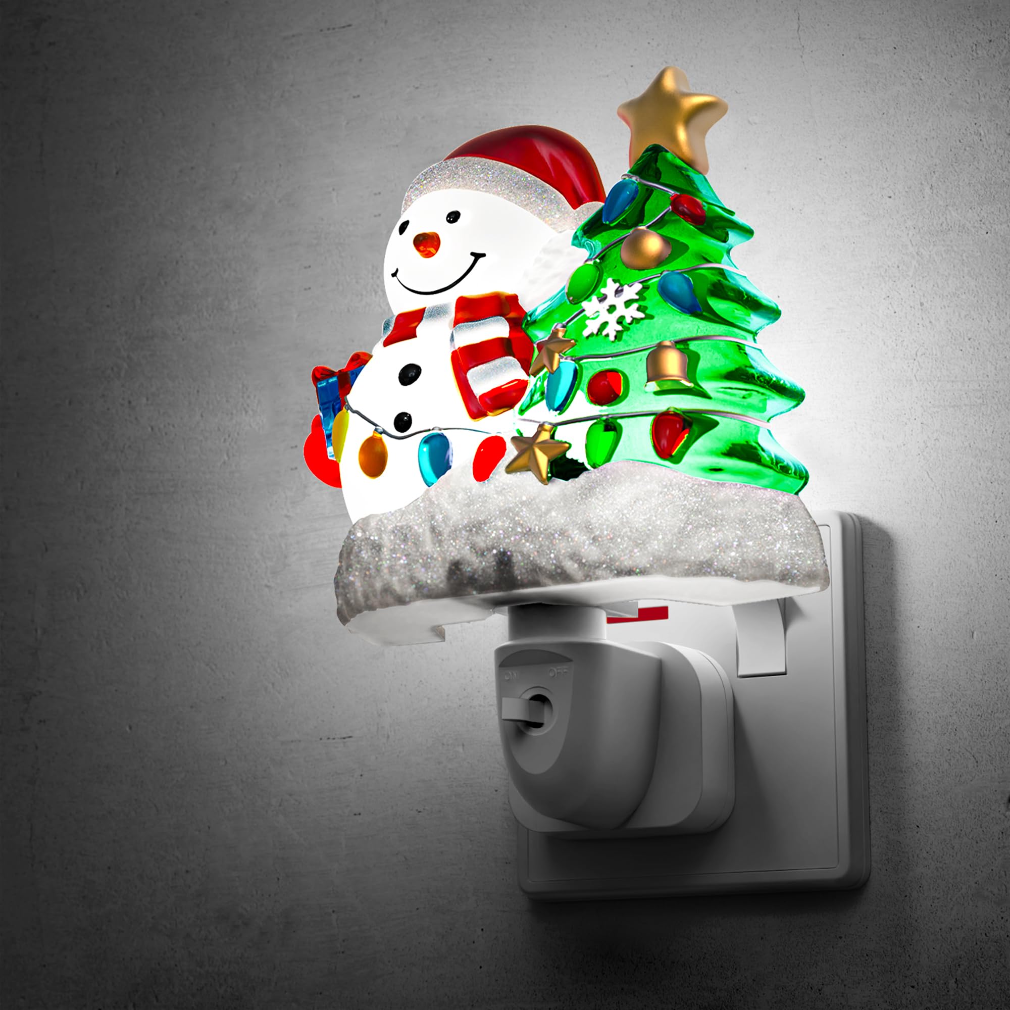 LOHAS-LED Night Light Plug in Wall, Christmas Tree with Snowman Night Lights, Decorative Xmas Nightlight, Rotatable, 5000K Cool White LED, Plug in Night Light for Hallway, Kids Room, Bedroom, Nursery — image 1