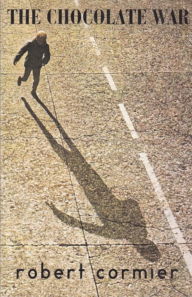 The Chocolate War ロバート・コーミエ著 The Chocolate War: Cormier, Robert: 9780394828053: Amazon