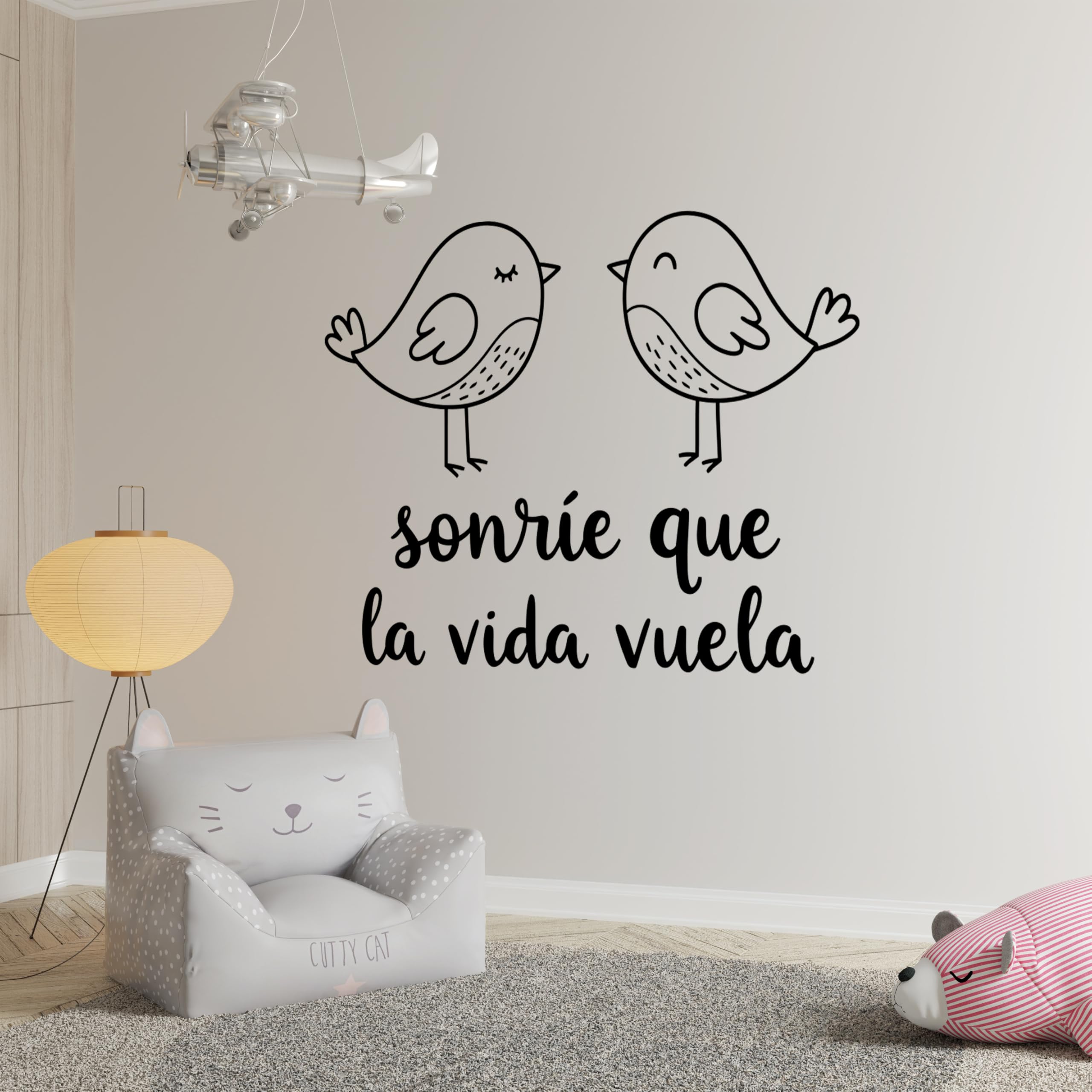 Vinilo Decorativo de Pared con Frase Positiva "Sonríe que la Vida Vuela" | Adhesivo con Pájaros para Dormitorio Infantil, Guardería o Habitación | Pegatina con Mensaje Alegre (Negro, 40 x 28 cm)