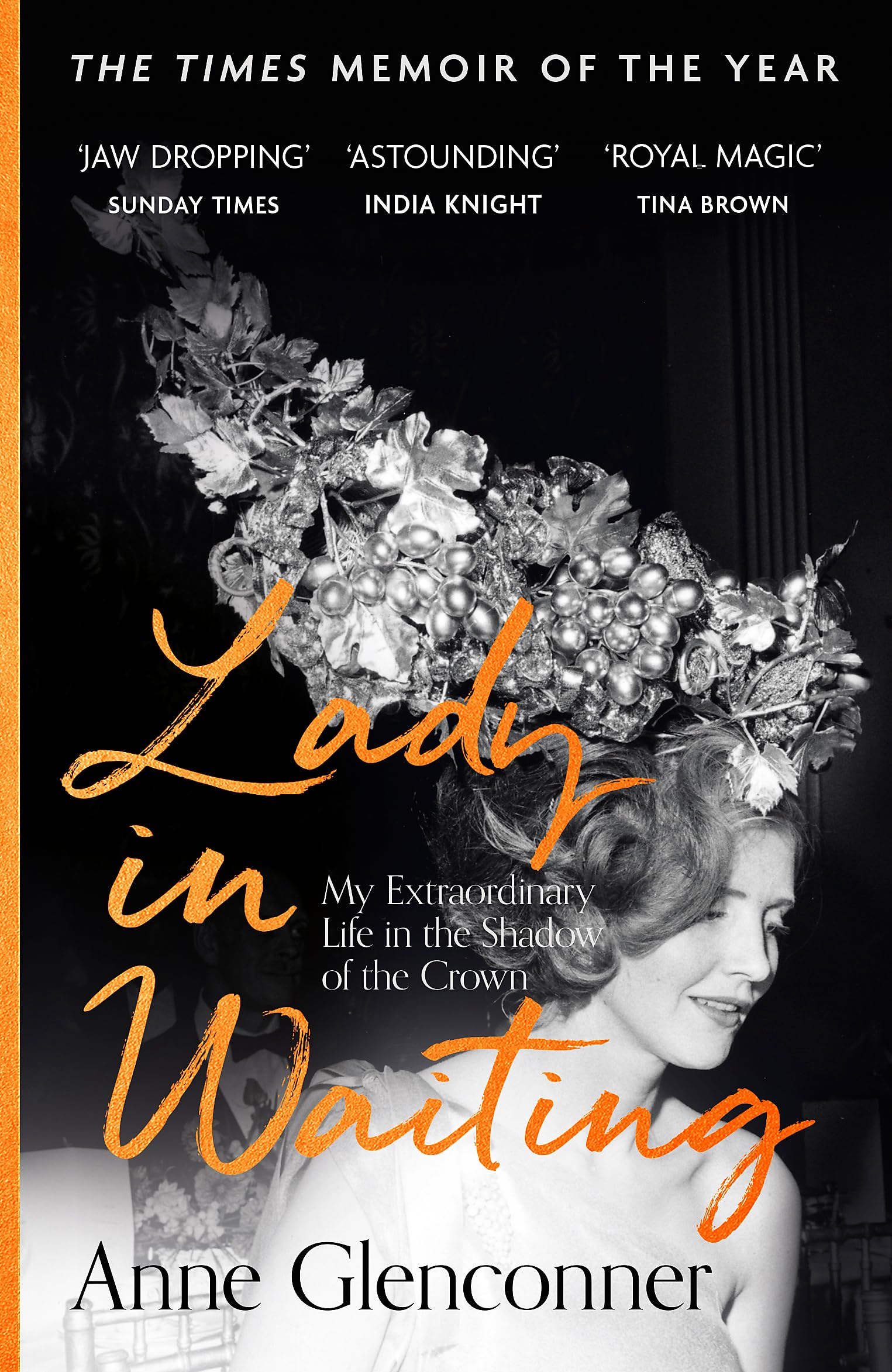 Lady in Waiting: The charming, word-of-mouth bestseller, with over 500,000 copies sold Paperback – 25 Jun. 2020