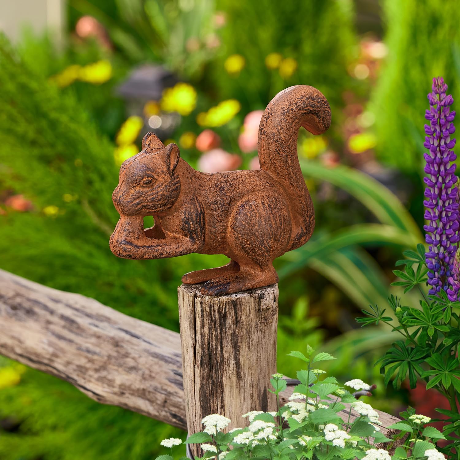 Sungmor Cast Iron Squirrel Statue,Rustic Rust Heavy Duty Animal Collection Sculpture, Paperweight, Doorstop, Adorable Garden Figurine