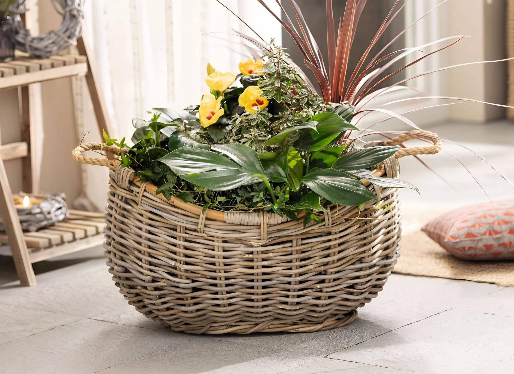 Dekoleidenschaft XXL Pflanzkorb "Koobo Grey" aus Rattan, 58 x 43 cm, Blumentopf, Pflanzkübel, Pflanztopf, Blumenkorb, Pflanzschale