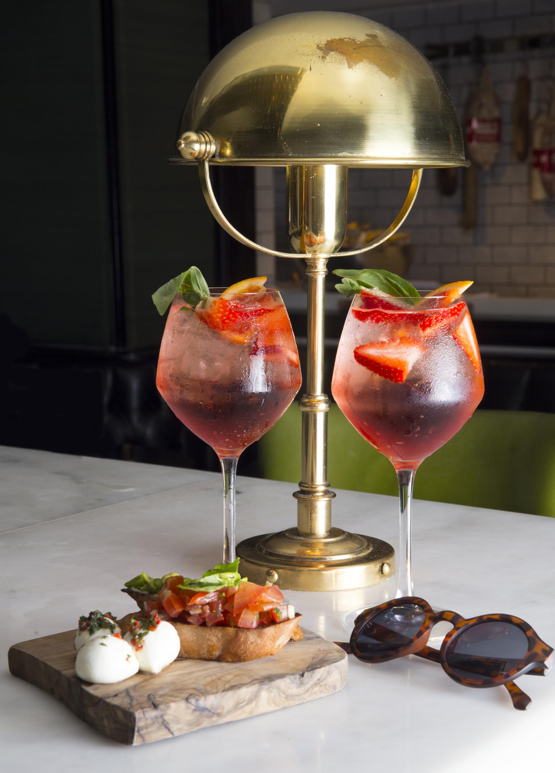 COCCHI - Americano Rosa - Apéritif à base de Vin - 16,5% Alcool - Origine : Italie/Piémont - Notes de vanille et de fleurs - A déguster pur ou en cocktail - 75 cl