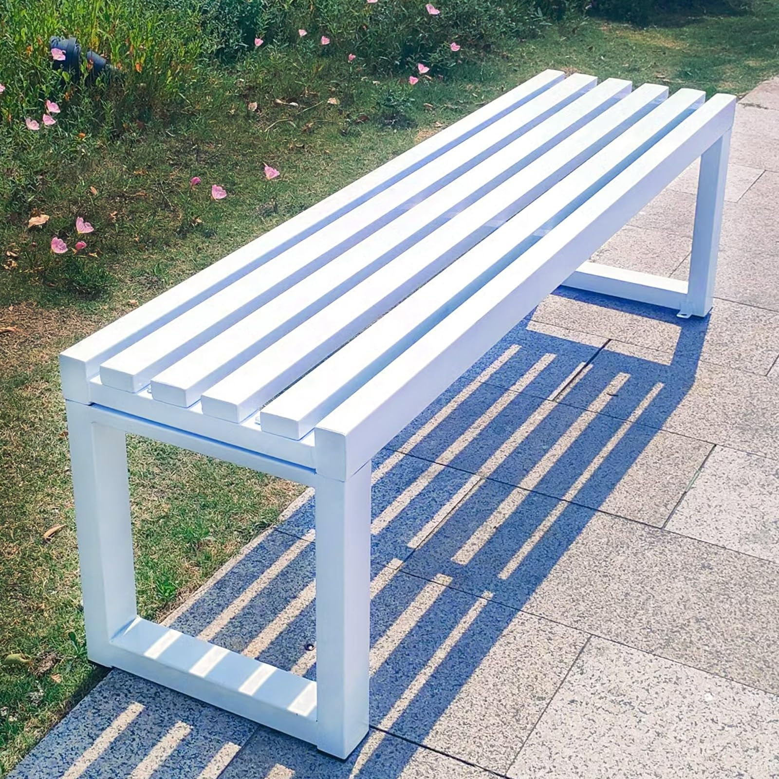 Banco de jardín metálico para exteriores y zonas de descanso en patios o escuelas