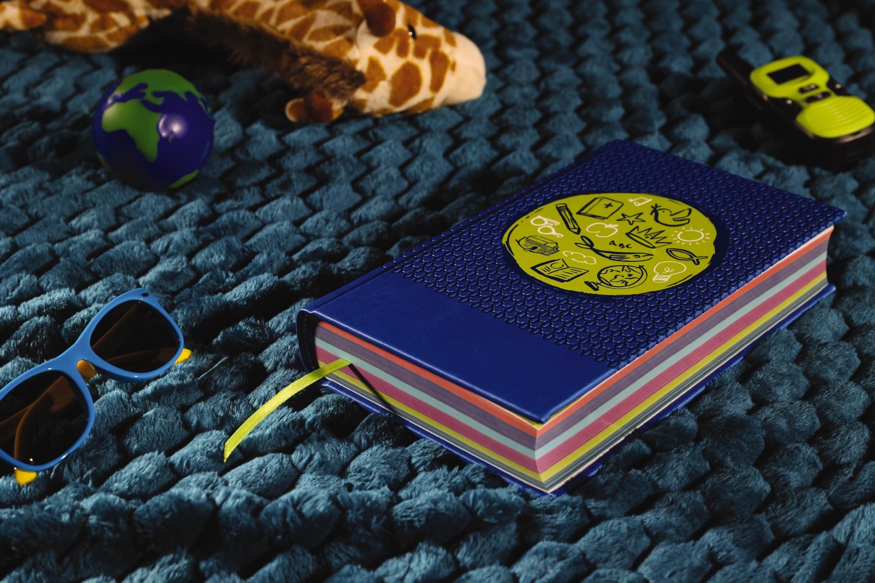 NIrV, Tiny Theologians Bible, Leathersoft over Board, Blue, Comfort Print: A Beginner’s Guide to the Bible – for Kids