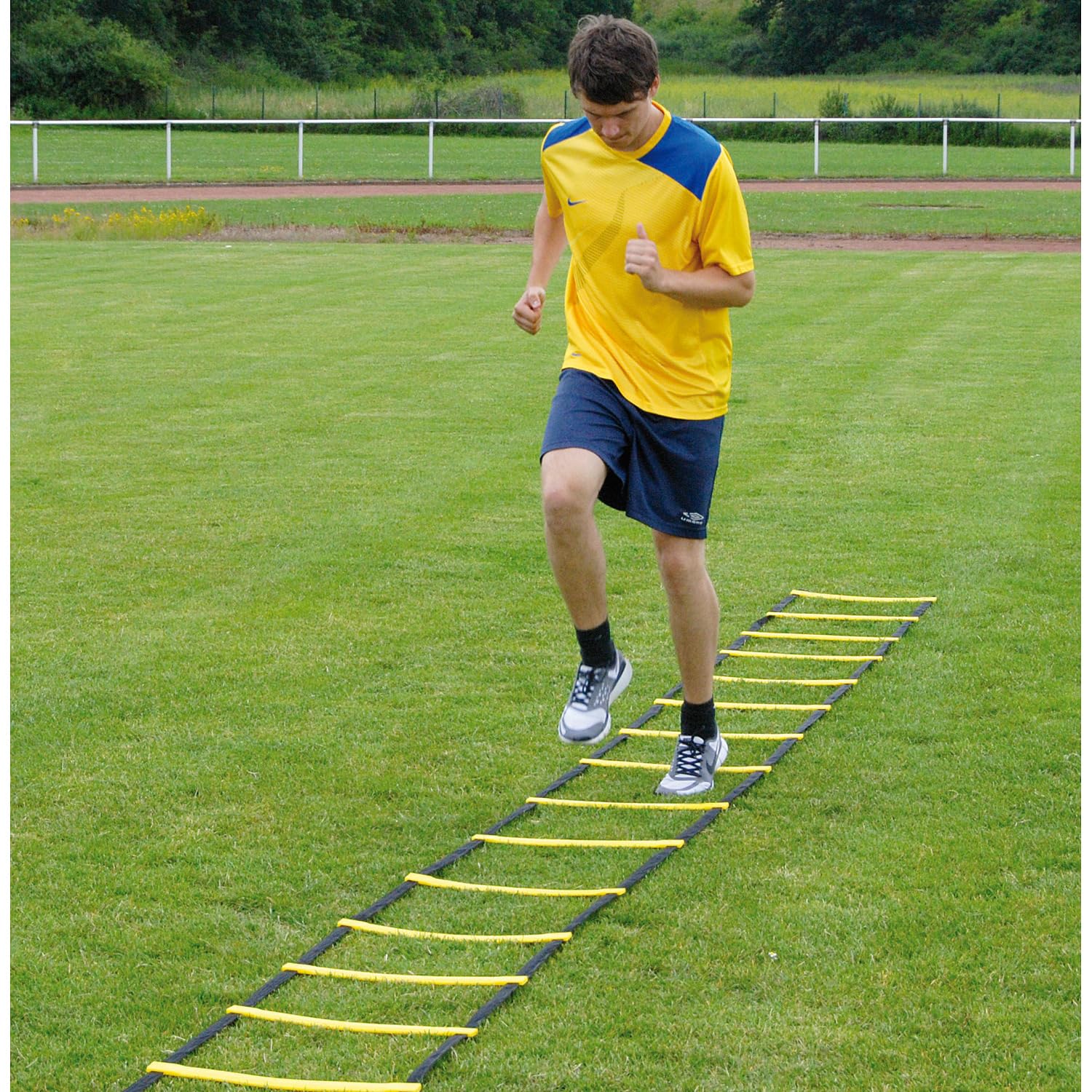 Sport-Thieme Koordinationsleiter Agility | Verstellbare Sprossenabstände | Inkl. U-Eisen | Für Sportplatz u. Turnhalle | Sporttraining für Verschiedene Sportarten