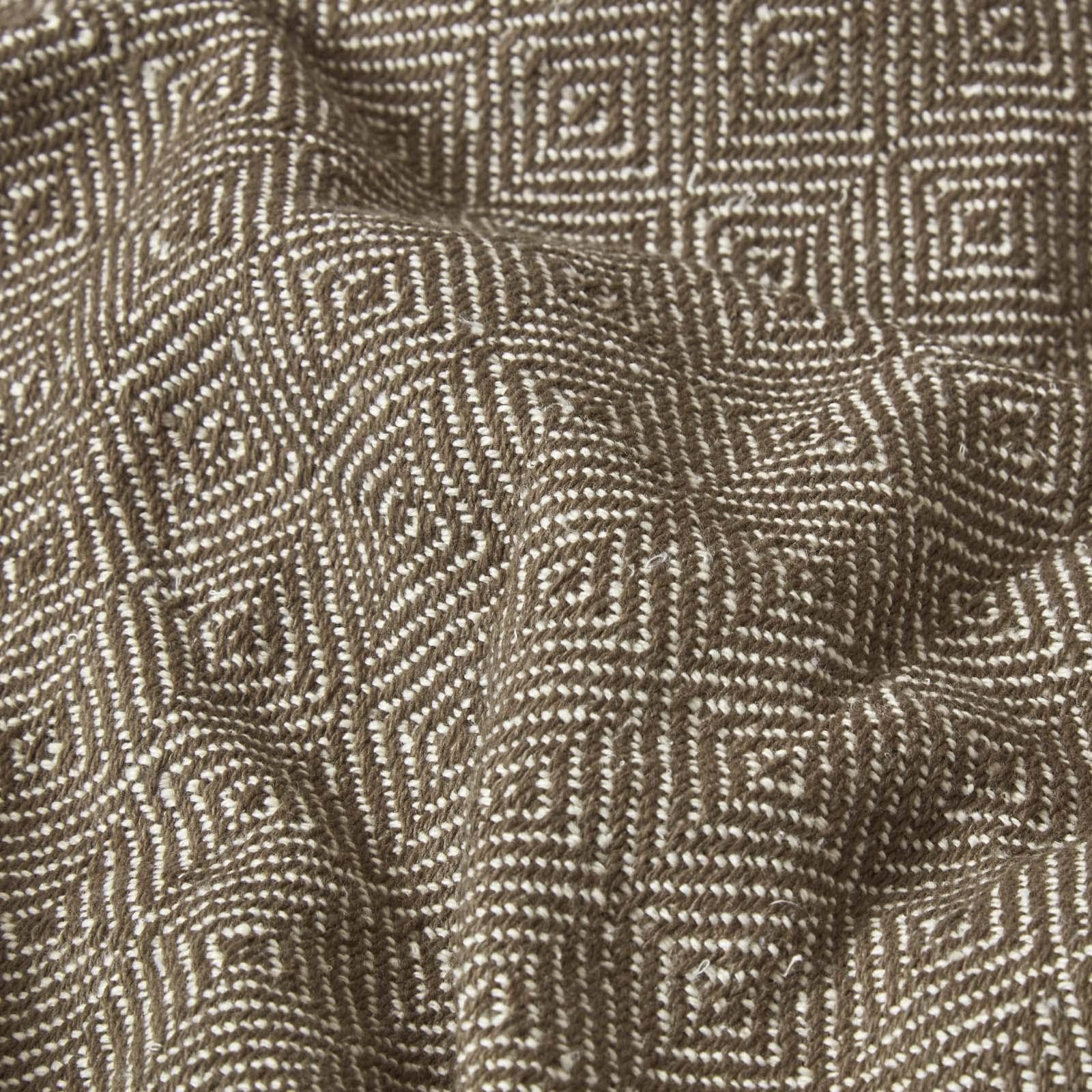 Homescapes Malda XXL-Tagesdecke braun 255x360 cm, große Baumwolldecke Rauten mit Fransen, Überwurf für Sofa oder Bett