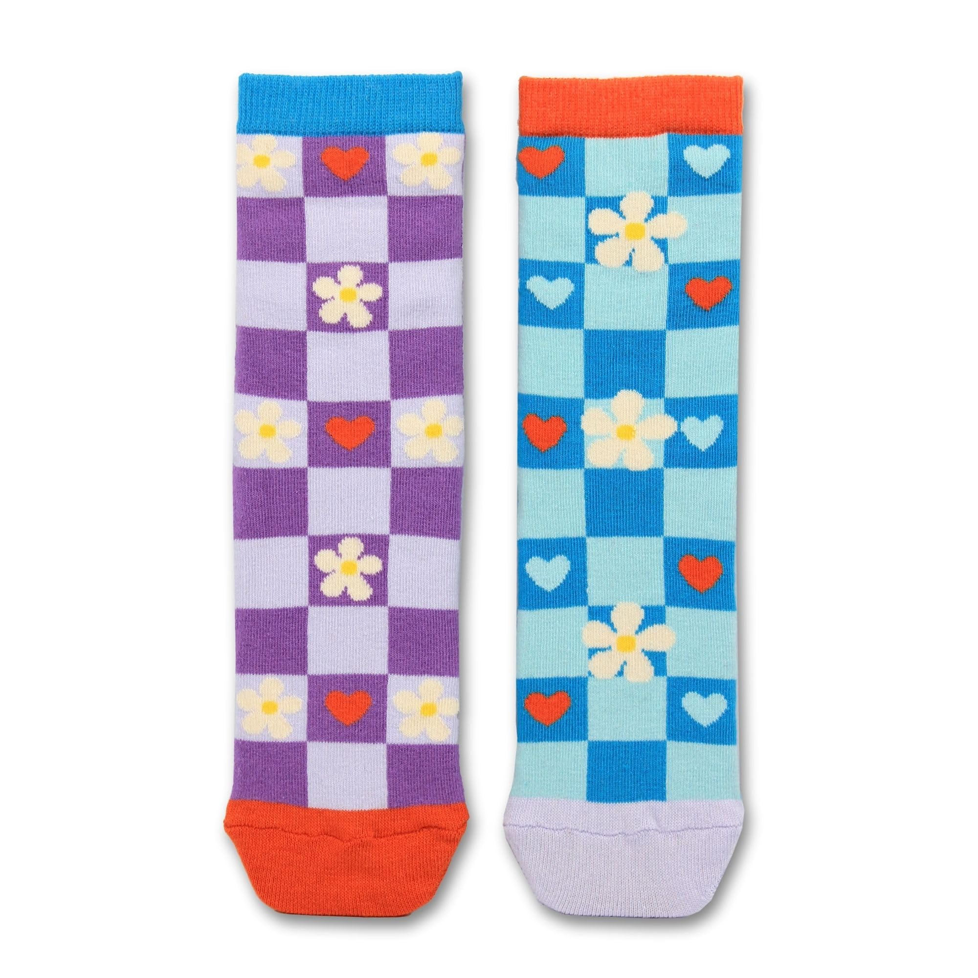 United Oddsocks Check Odd Pair Socks for Kids – 1 Mismatched Pair in Bold Checkerboard Design with Hearts & Daisies – UK 12–5.5, EUR 30.5–38.5, US 13.5–8 – Cotton-Rich Gift for Kids