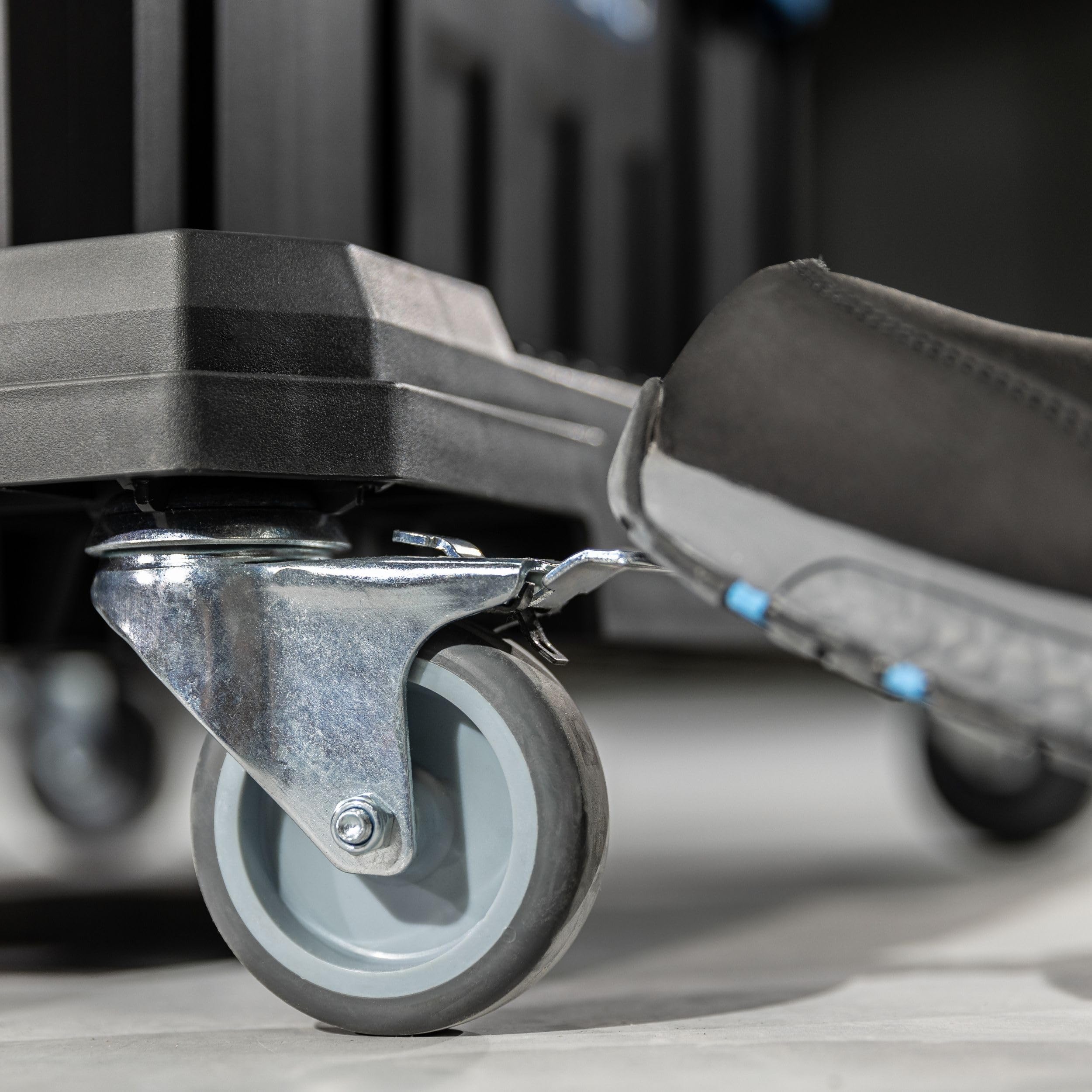 Högert Technik - Plataforma de Transporte con Ruedas HT7G504, Caja Herramientas, Carga de hasta 150 kg, Maletin Herramientas, Resistente a Daños, Construcción Duradera, Estructura Modular