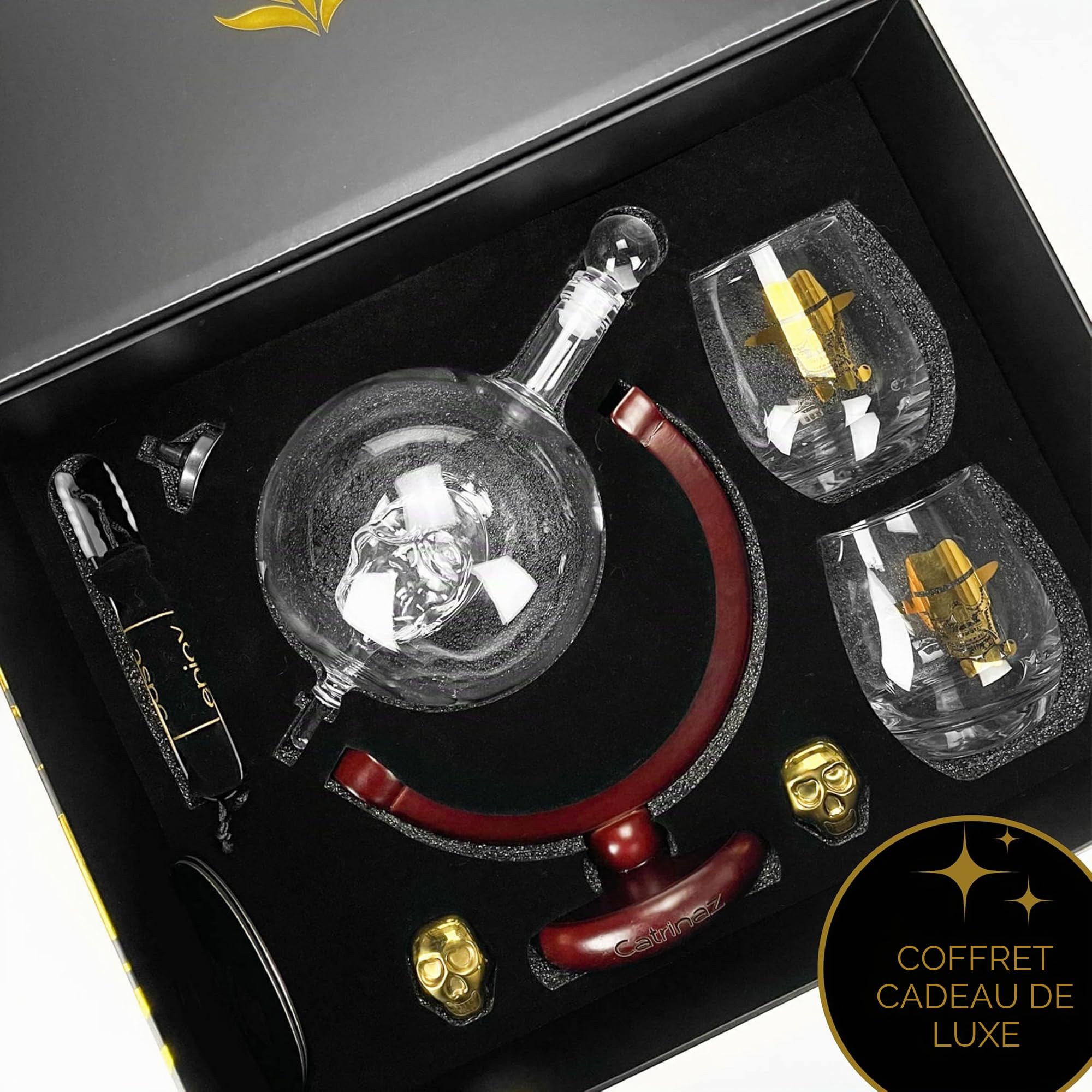 Set de Carafe à Whisky - Carafe crâne - Skull Decanter - Set Whisky Luxueux -0,9l - 2 Pierres à Whisky en Acier Inoxydable Couleur Or - 2 Verres à Whisky Uniques - 2 sous-Verres Uniques