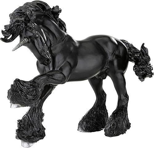 Breyer Horses Traditional Series Obsidiana Modelo de juguete de caballo 12.25 x 8 pulgadas Escala 19 Modelo #1841