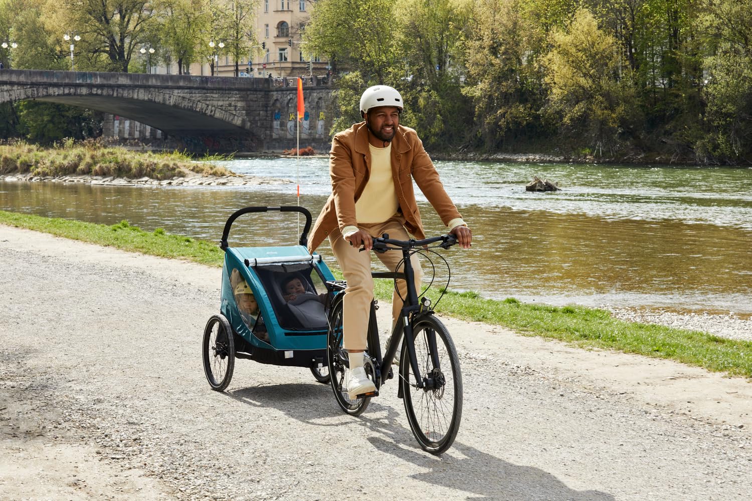 hauck Remorque Velo et Poussette 2 Enfants 2-en-1 Dryk Duo (6 Mois à 120 cm / 22 kg), inclus Barre d'Attelage, Attache Vélo, Roue Avant, Fanion et Feu Arrière – Pliable, Coffre XL – Gris